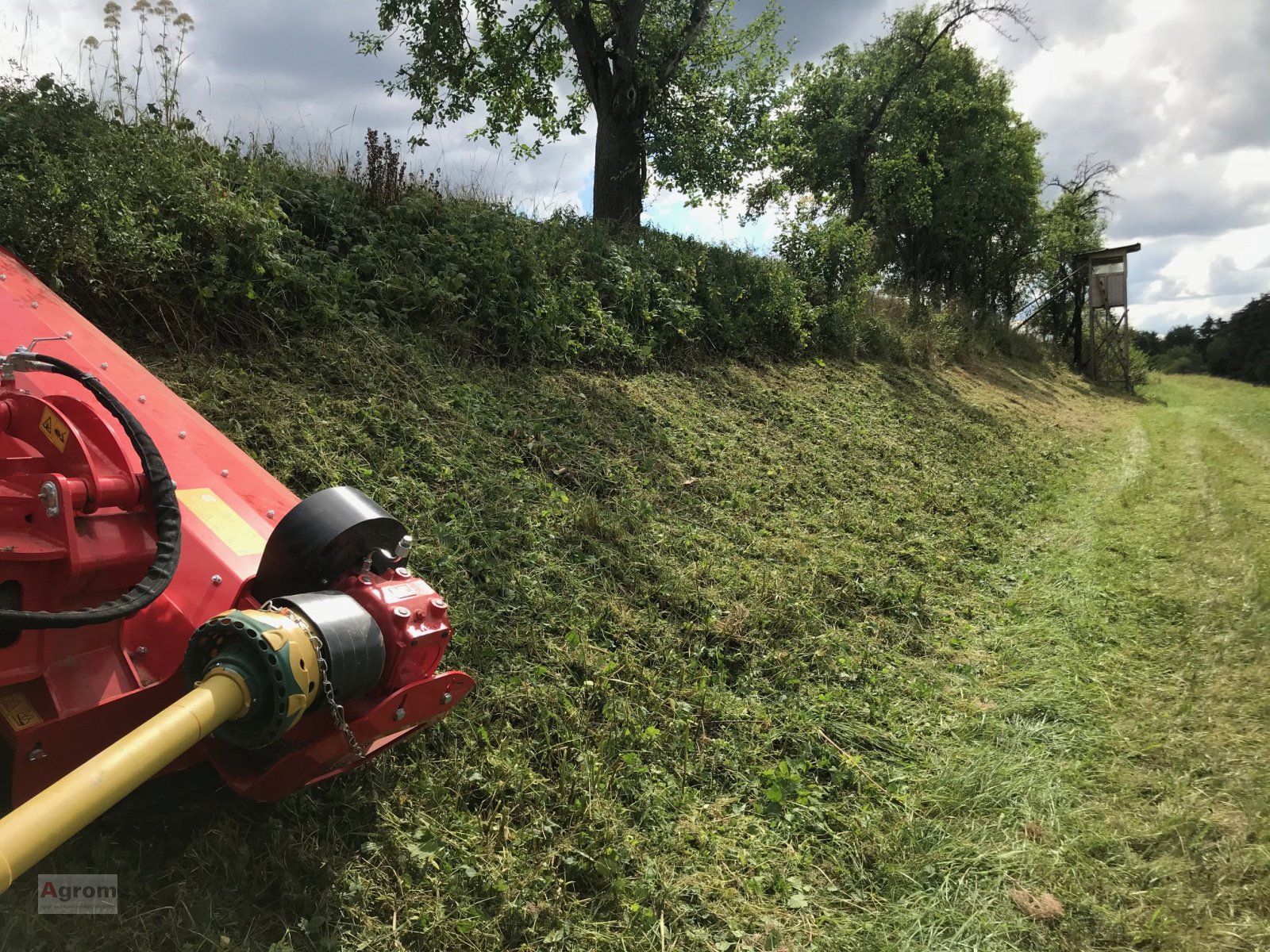 Mulchgerät & Häckselgerät van het type Tehnos MB 220 R LW Profi, Neumaschine in Riedhausen (Foto 9)