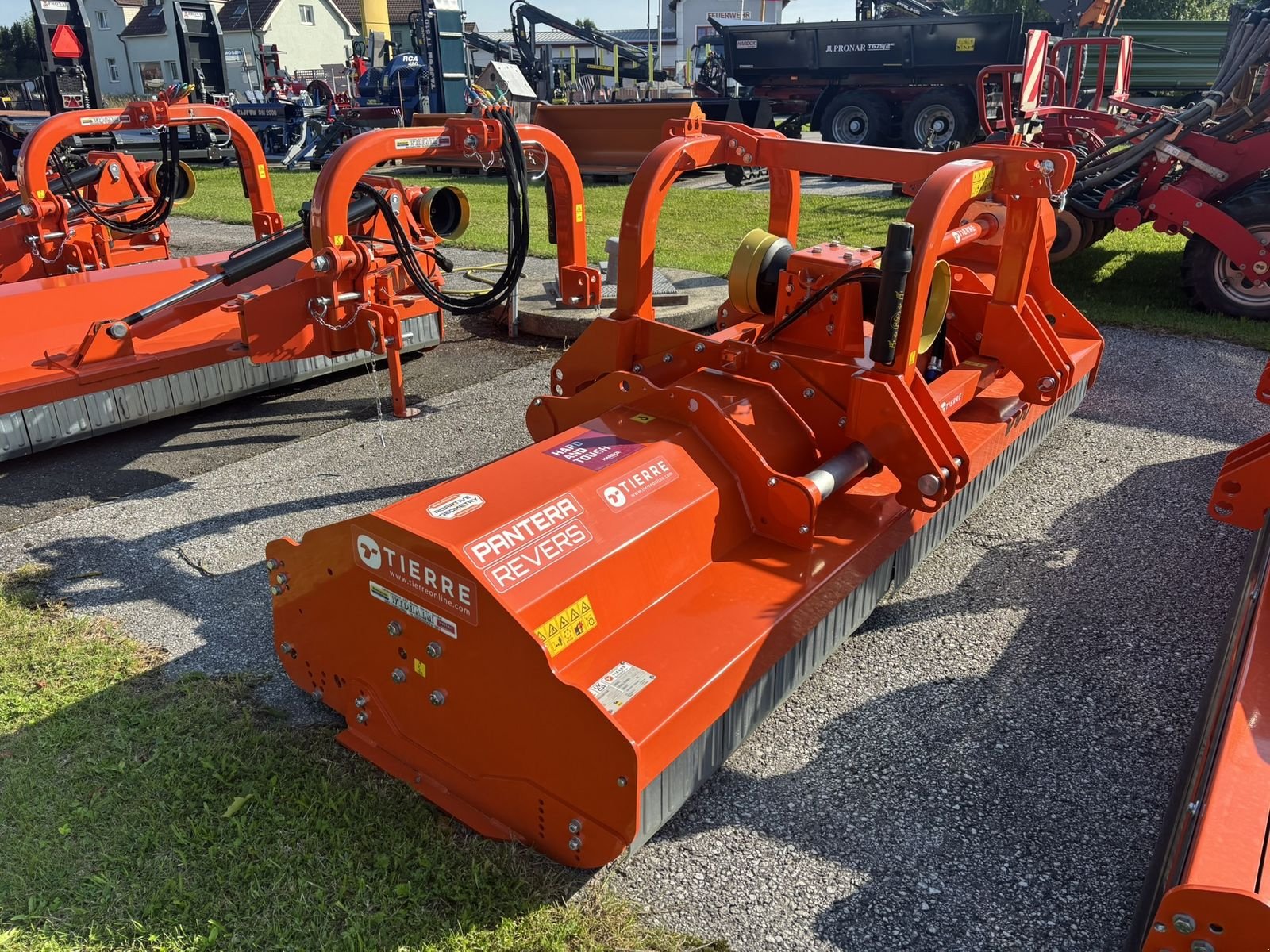 Mulchgerät & Häckselgerät des Typs Tierre Pantera Revers 300, Neumaschine in Göpfritz (Bild 5)