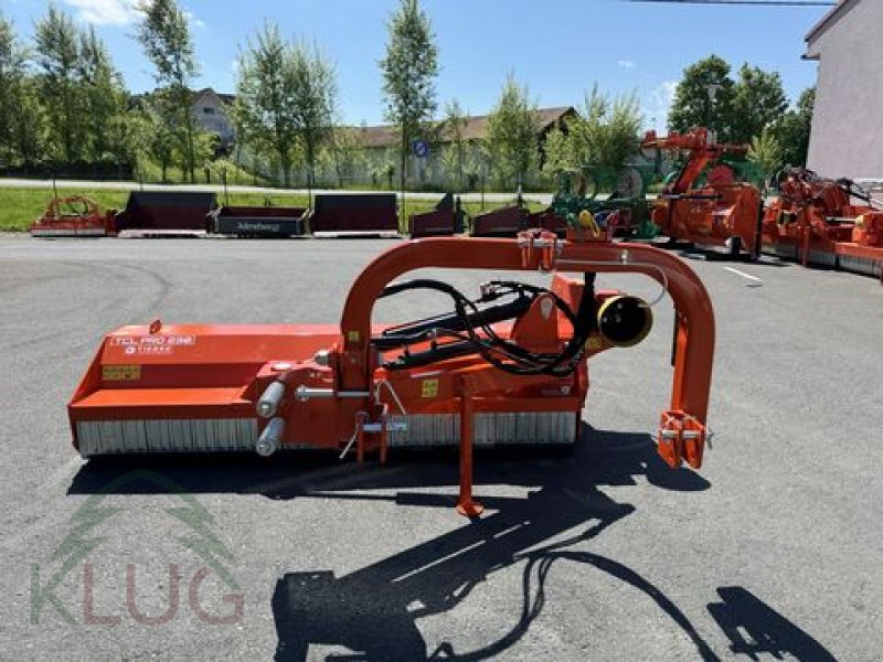 Mulchgerät & Häckselgerät del tipo Tierre TCL Pro 230, Neumaschine In Pirching am Traubenberg (Immagine 24)