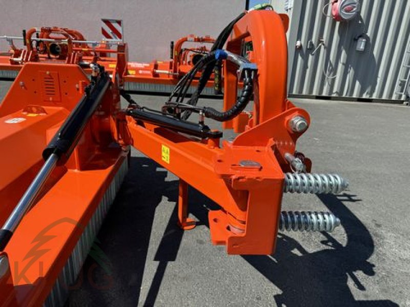 Mulchgerät & Häckselgerät del tipo Tierre TCL Pro 230, Neumaschine In Pirching am Traubenberg (Immagine 26)