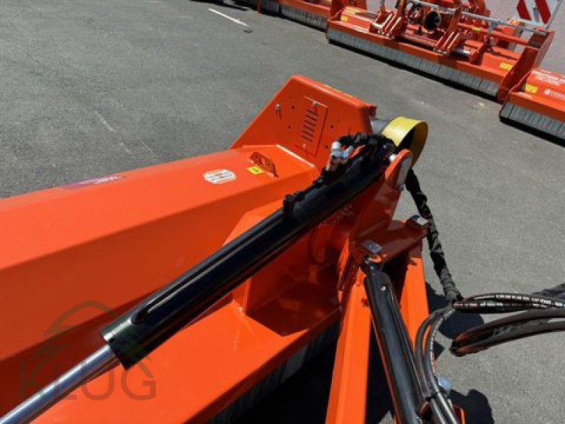 Mulchgerät & Häckselgerät del tipo Tierre TCL Pro 230, Neumaschine In Pirching am Traubenberg (Immagine 28)