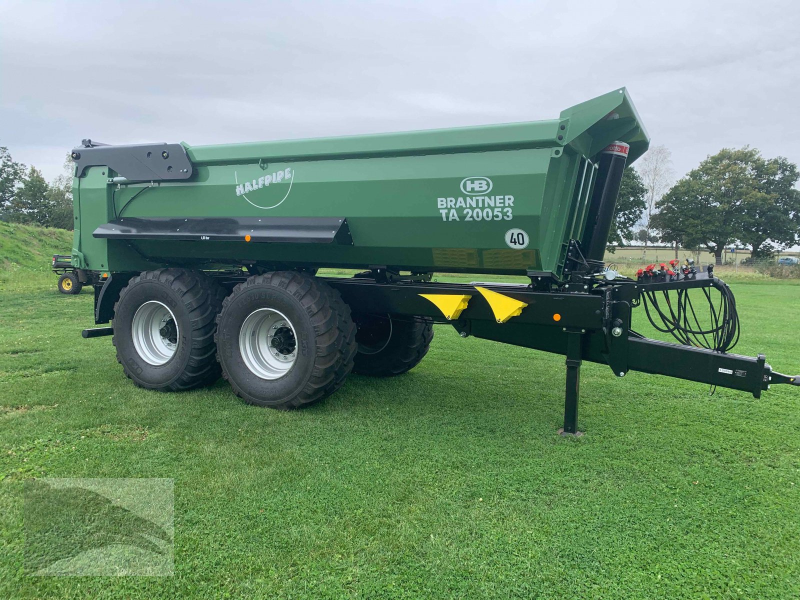 Muldenkipper des Typs Brantner Schwerlastmulde 22 to, Mietmaschine in Südheide (Bild 4)