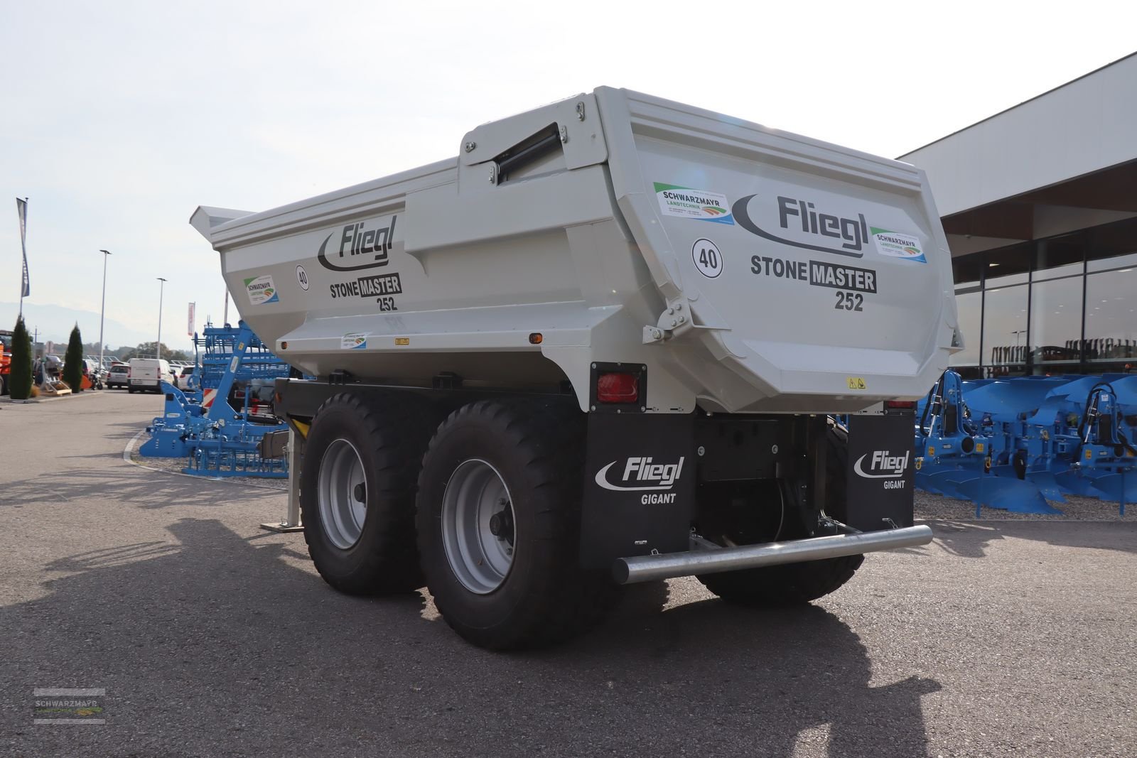 Muldenkipper of the type Fliegl Stone-Master 252 Pro, Neumaschine in Gampern (Picture 4)