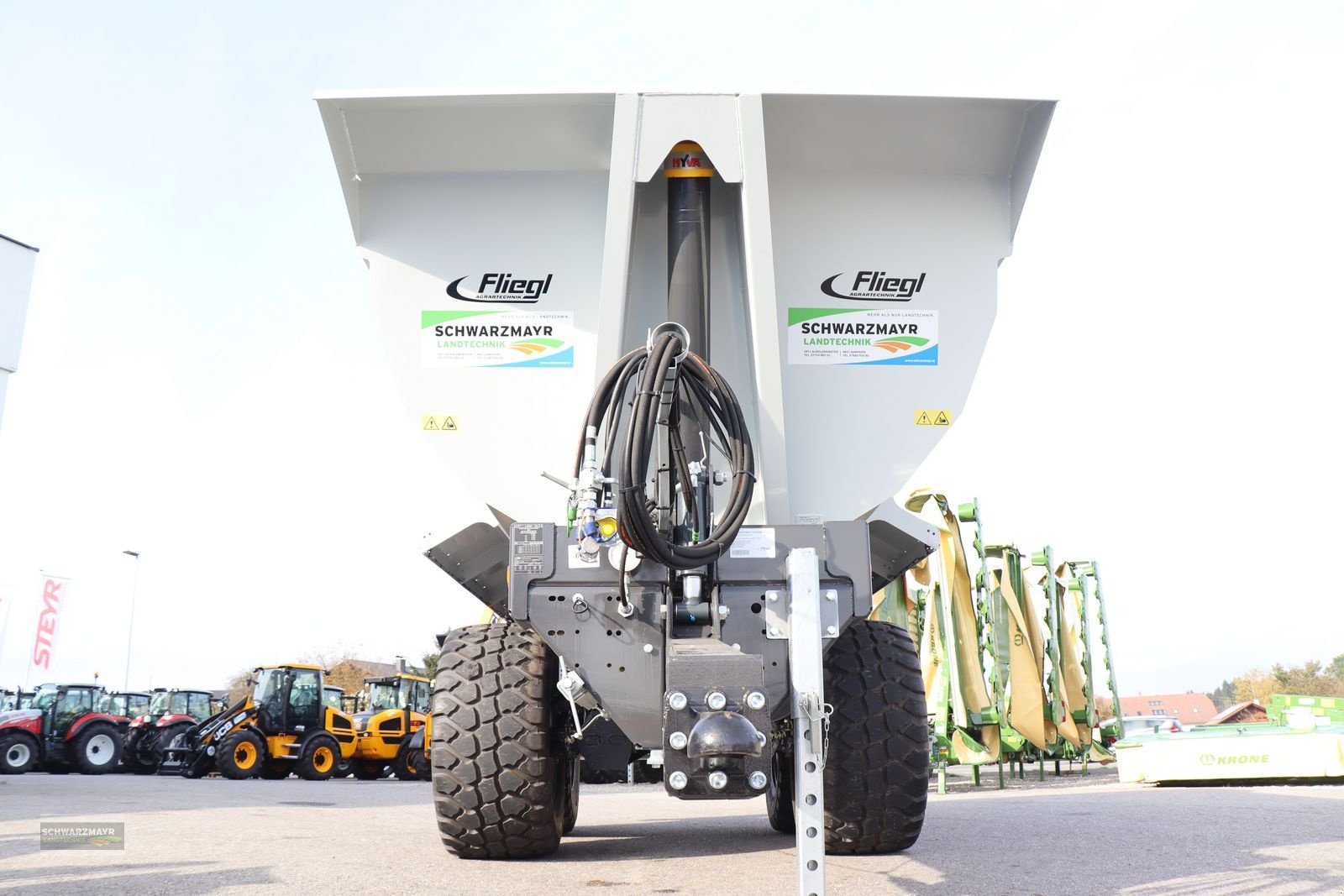 Muldenkipper of the type Fliegl Stone-Master 252 Pro, Neumaschine in Gampern (Picture 12)