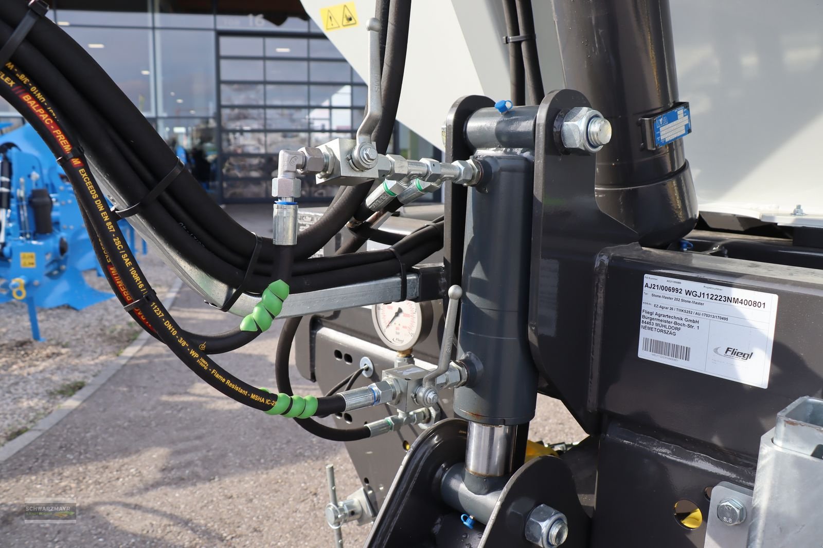 Muldenkipper des Typs Fliegl Stone-Master 252 Pro, Mietmaschine in Gampern (Bild 8)