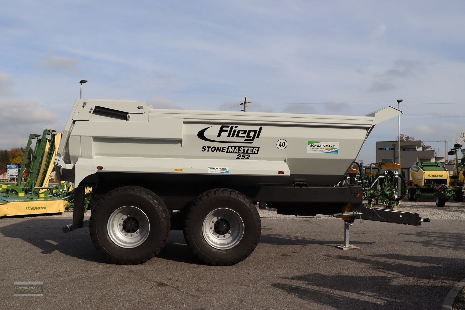 Muldenkipper des Typs Fliegl Stone-Master 252 Pro, Mietmaschine in Gampern (Bild 2)