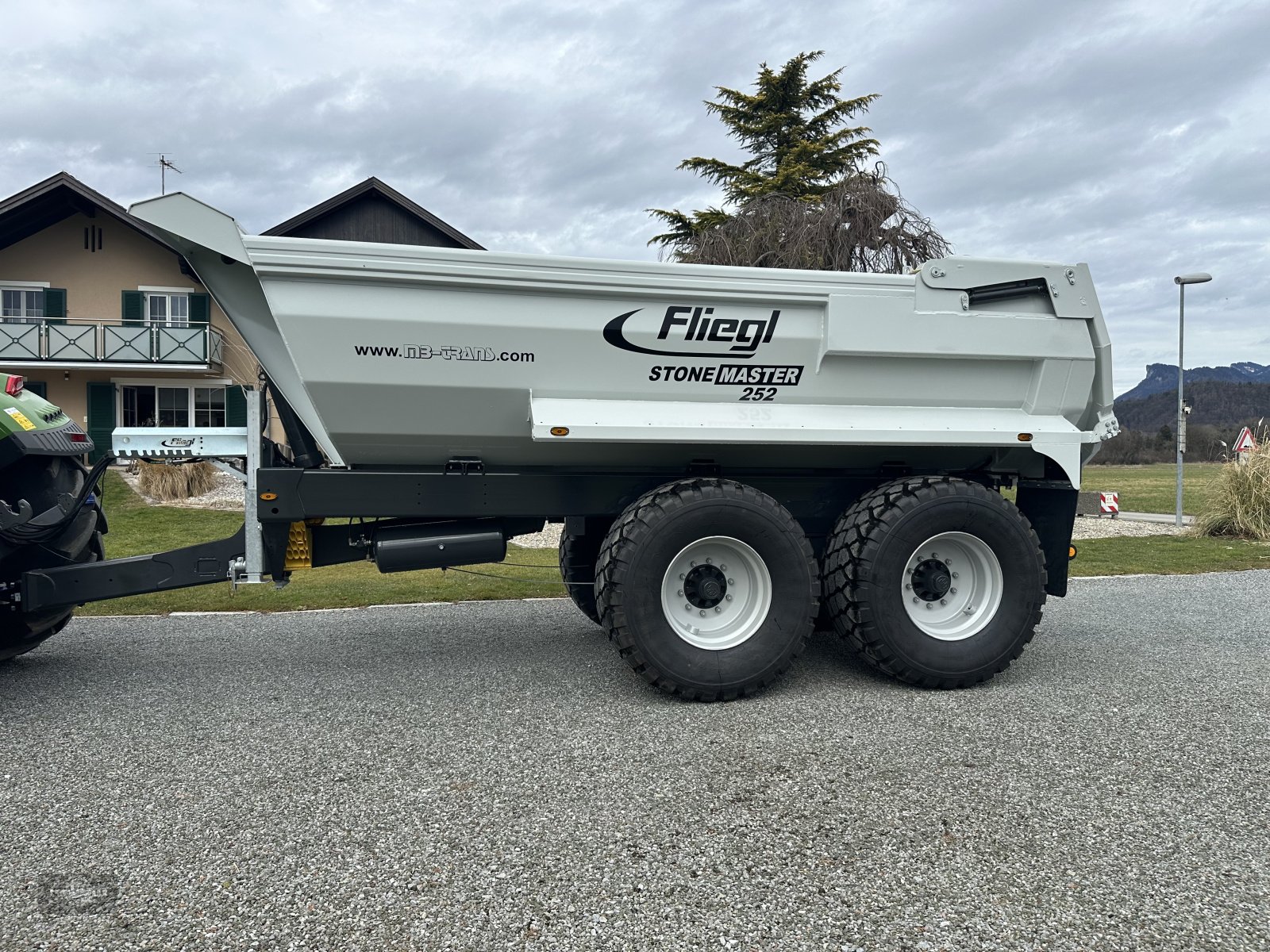 Muldenkipper des Typs Fliegl Stone Master 252 Profi NEU ! Verfügbar, Neumaschine in Rankweil (Bild 3)