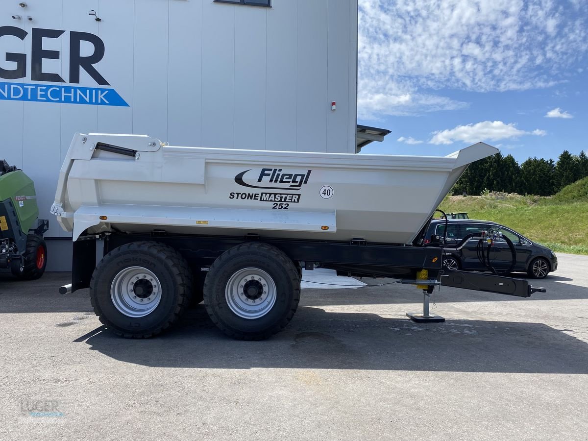 Muldenkipper des Typs Fliegl Stone Master 252 Profi, Neumaschine in Niederkappel (Bild 3)