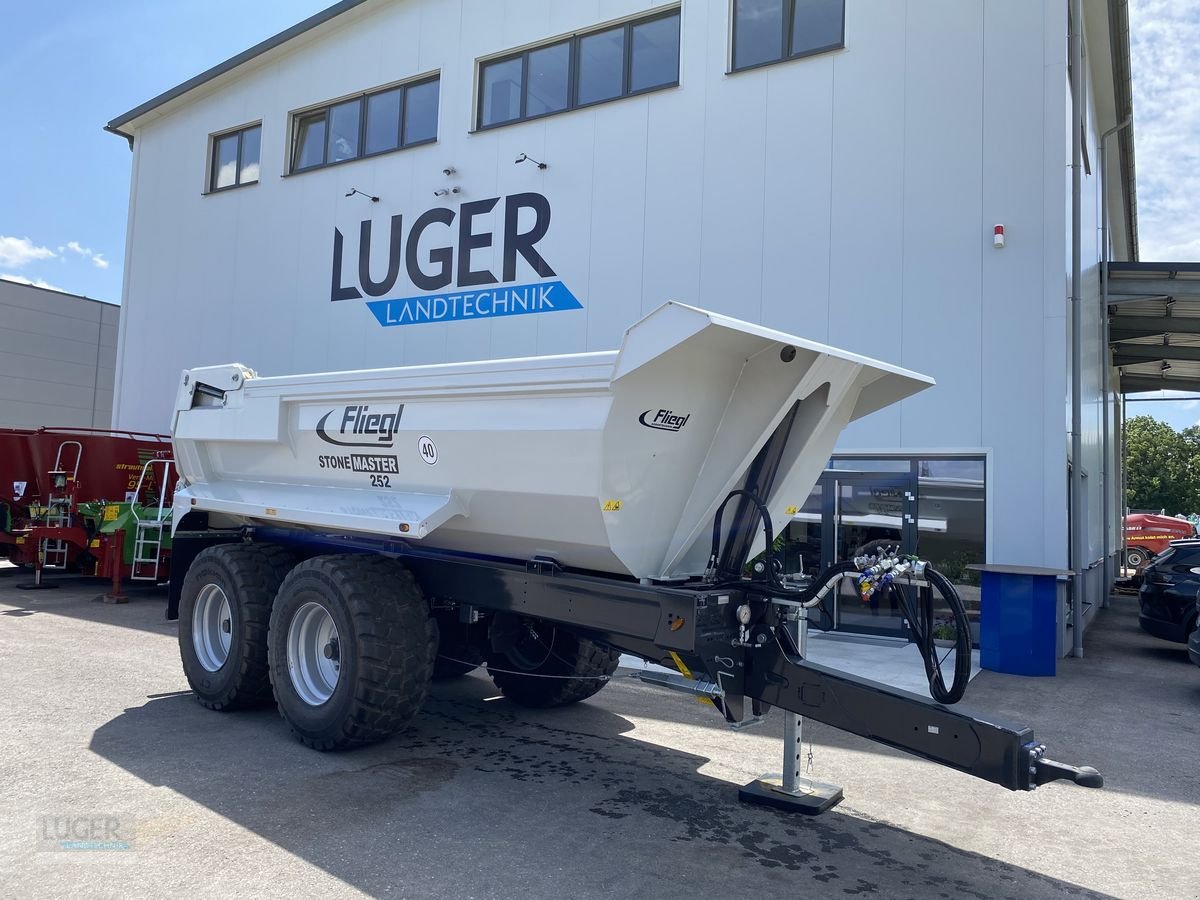 Muldenkipper des Typs Fliegl Stone Master 252 Profi, Neumaschine in Niederkappel (Bild 1)