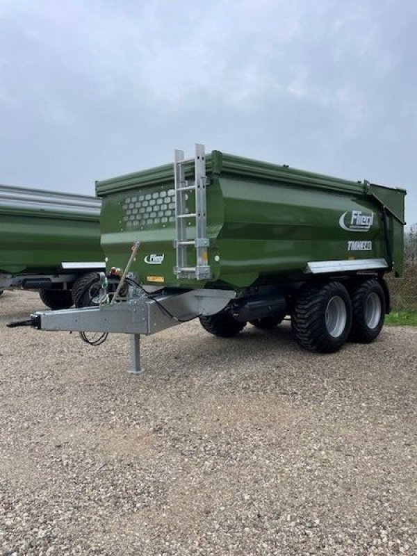 Muldenkipper of the type Fliegl TMK 140  Fox, Neumaschine in Wallern (Picture 1)