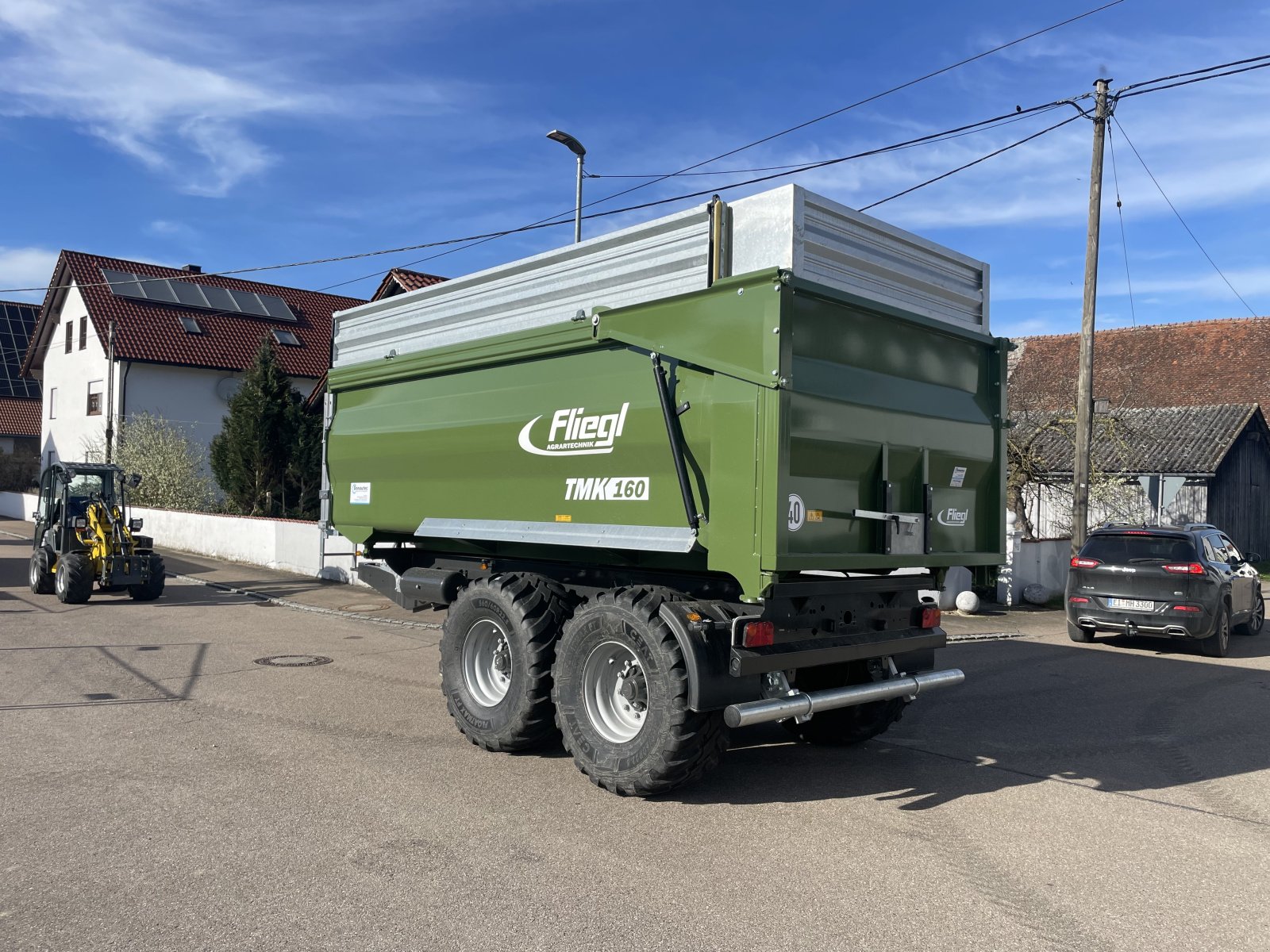 Muldenkipper of the type Fliegl TMK 160 FOX, Neumaschine in Rennertshofen (Picture 4)