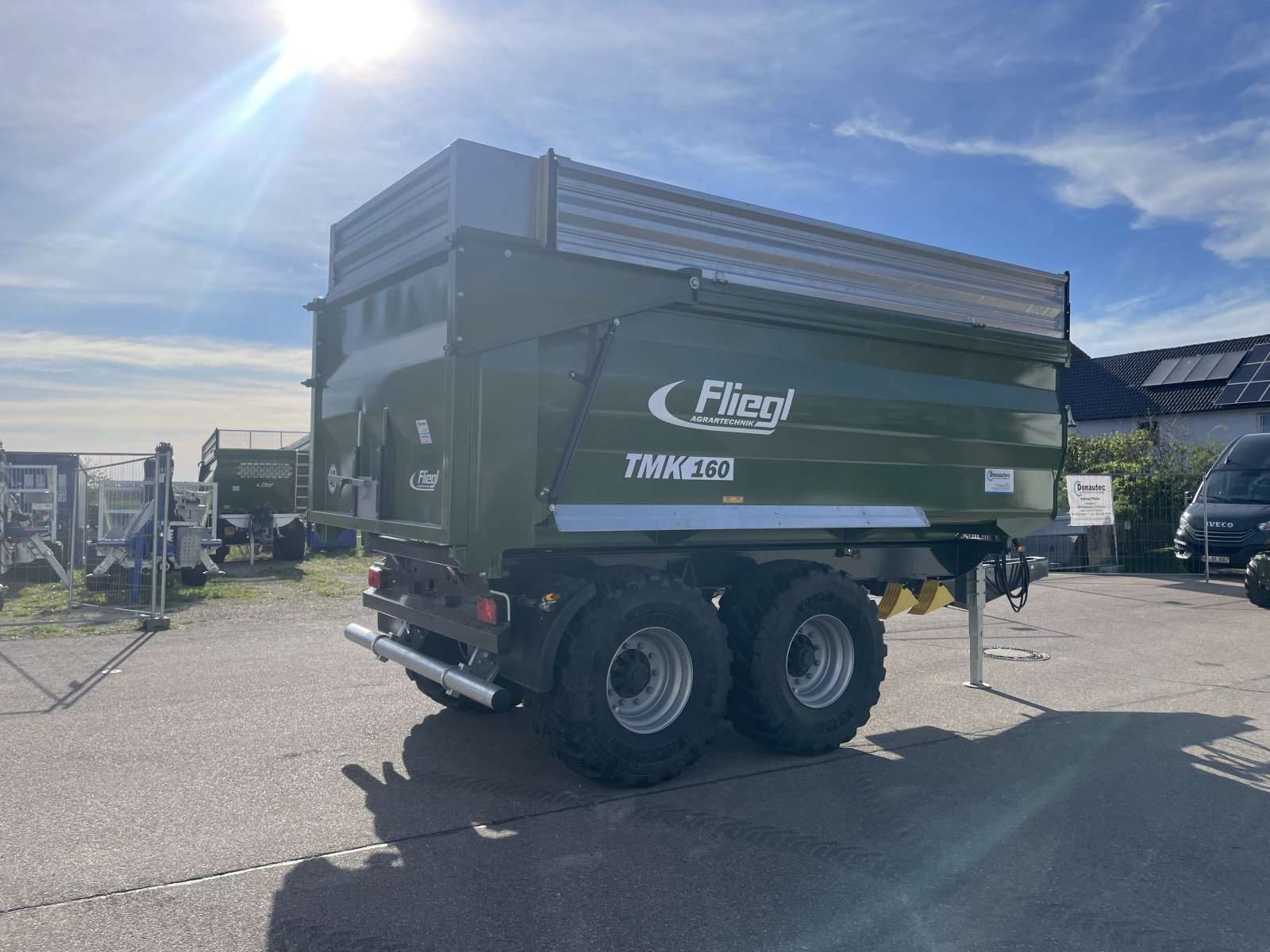 Muldenkipper of the type Fliegl TMK 160 FOX, Neumaschine in Rennertshofen (Picture 5)