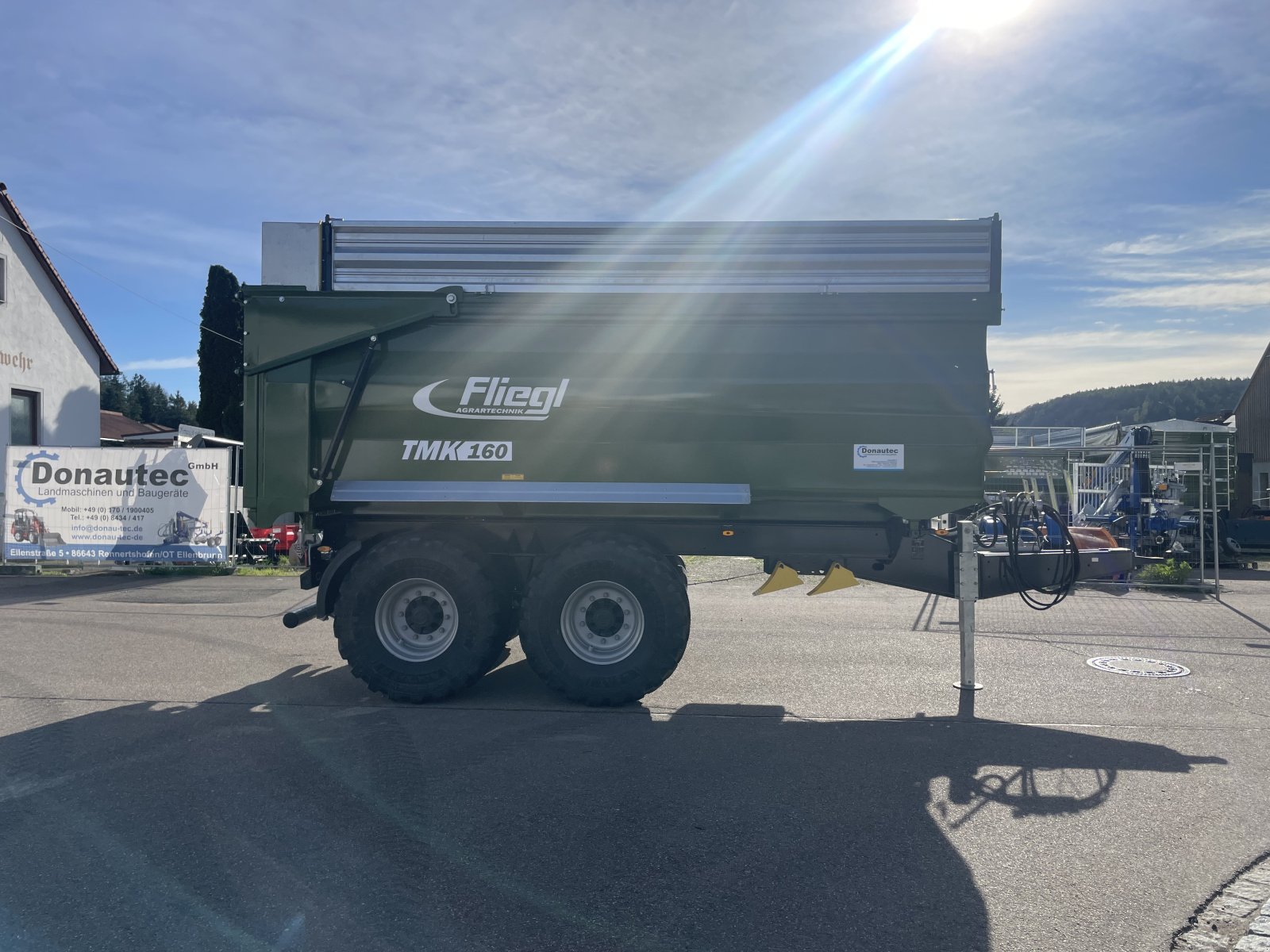 Muldenkipper of the type Fliegl TMK 160 FOX, Neumaschine in Rennertshofen (Picture 6)