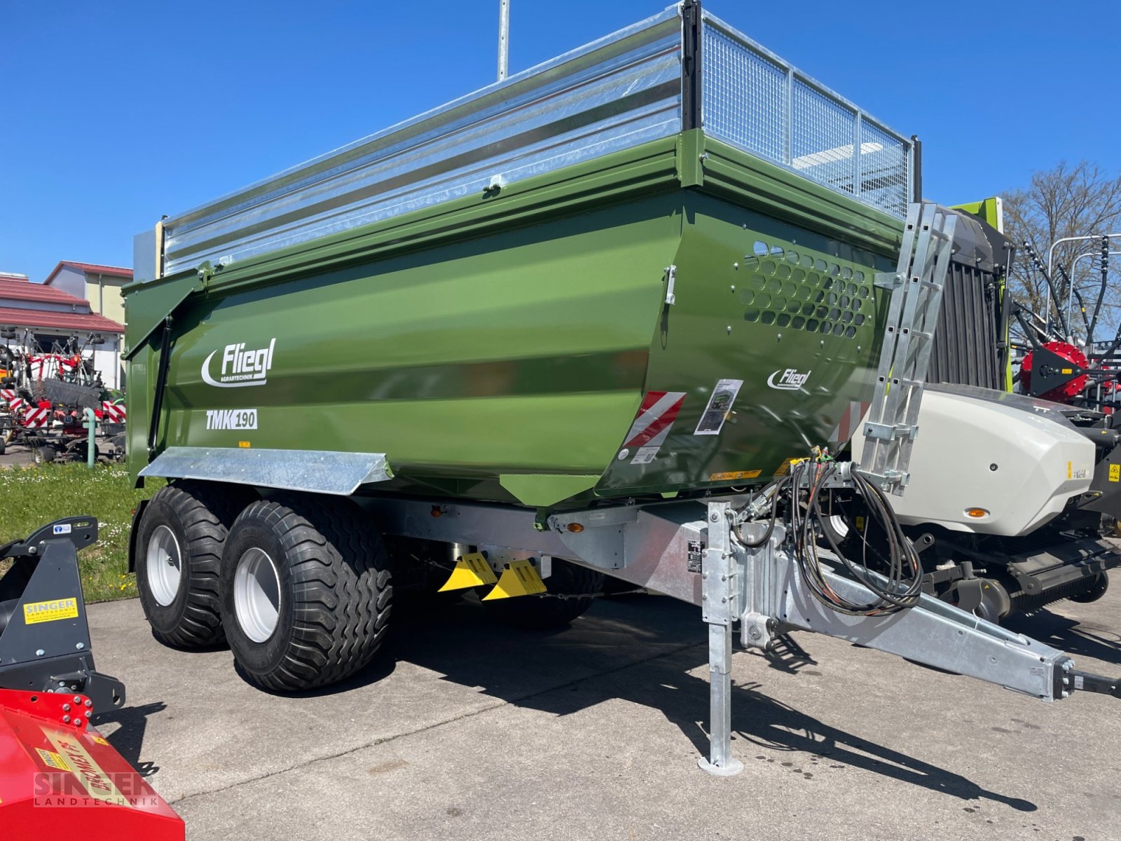 Muldenkipper des Typs Fliegl TMK 190 FOX, Neumaschine in Ebenhofen (Bild 1)