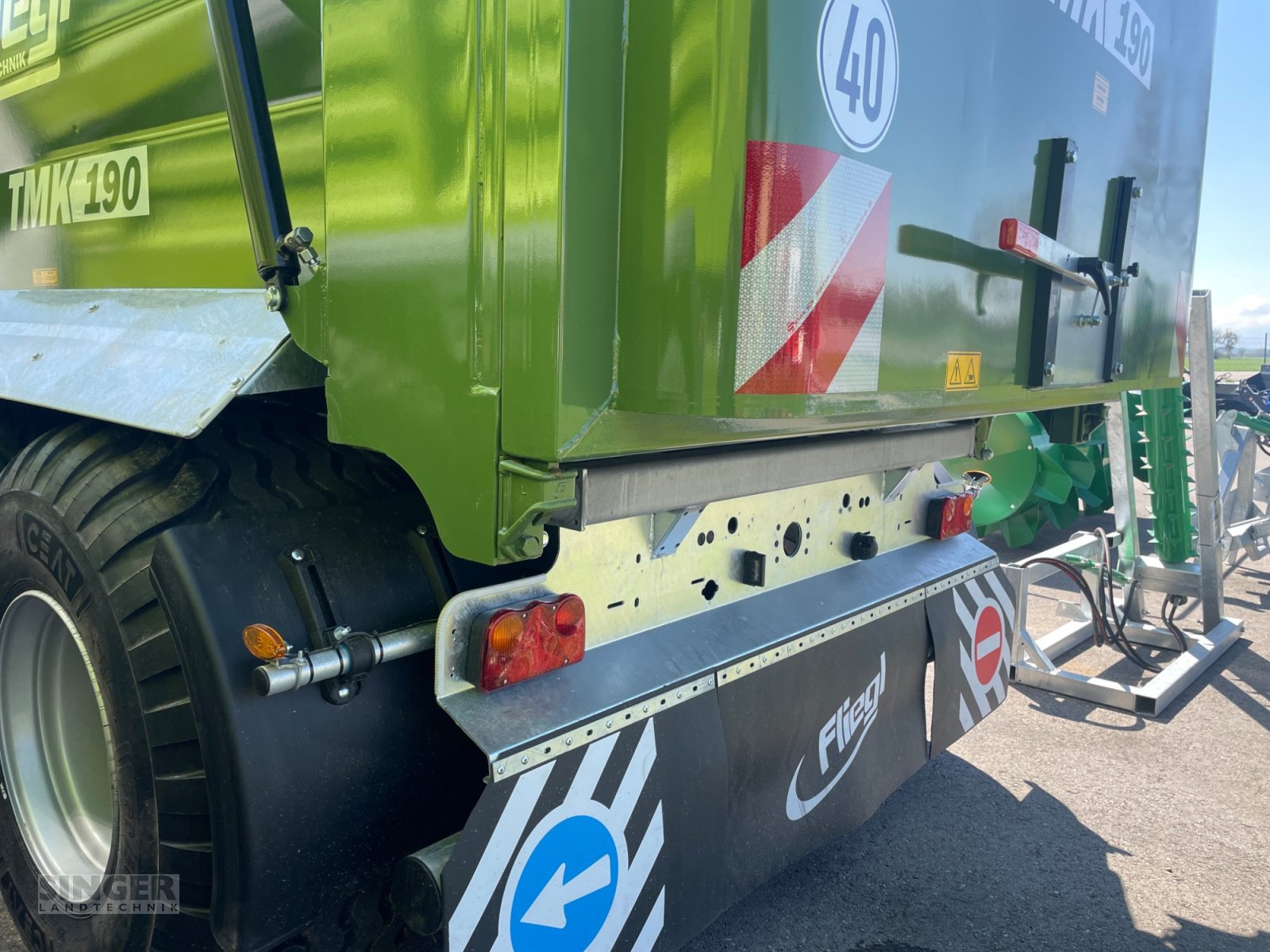 Muldenkipper des Typs Fliegl TMK 190 FOX, Neumaschine in Ebenhofen (Bild 4)