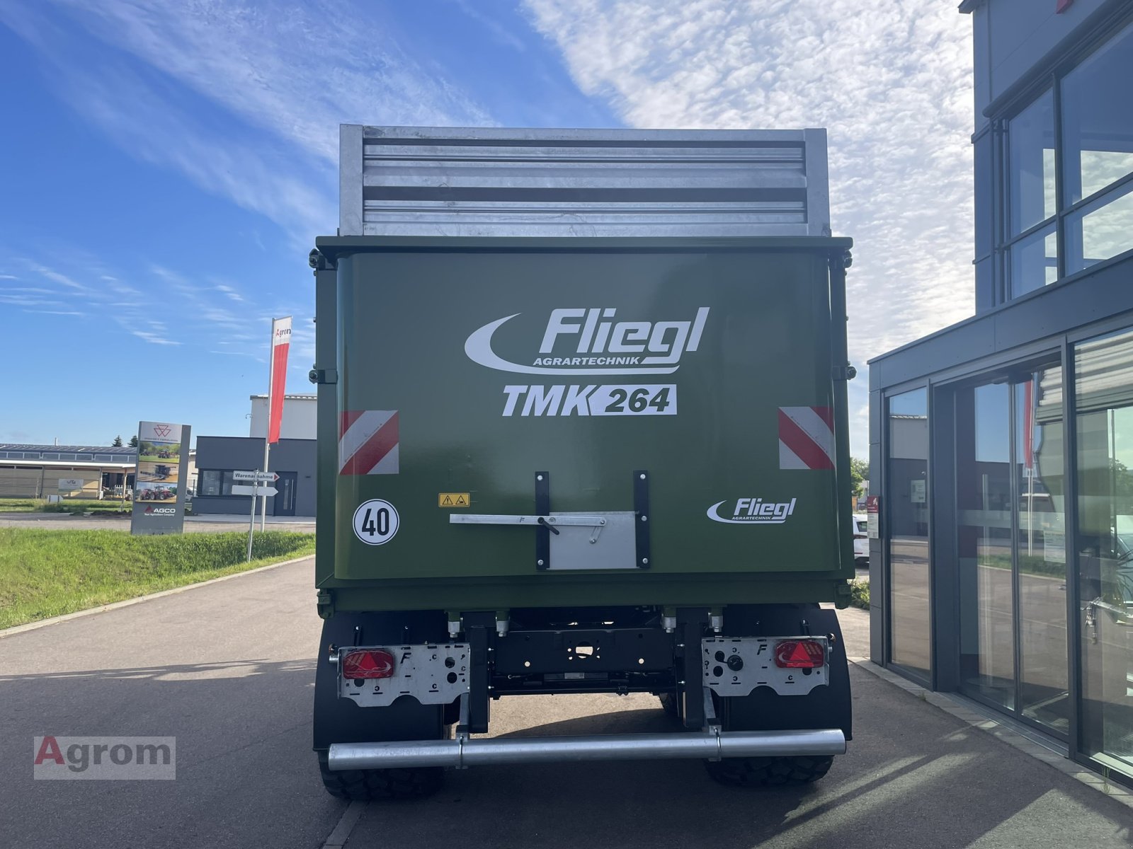 Muldenkipper van het type Fliegl TMK 264 FOX, Neumaschine in Meißenheim-Kürzell (Foto 3)