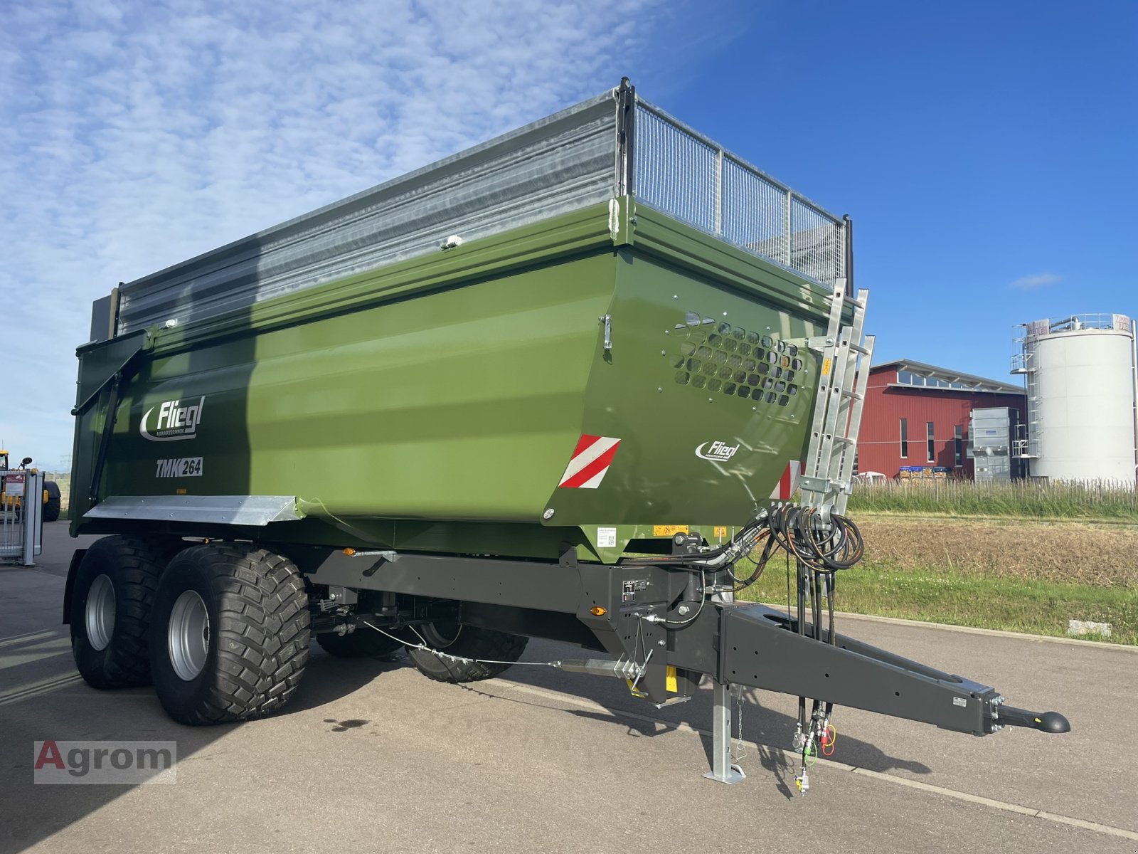 Muldenkipper van het type Fliegl TMK 264 FOX, Neumaschine in Meißenheim-Kürzell (Foto 5)