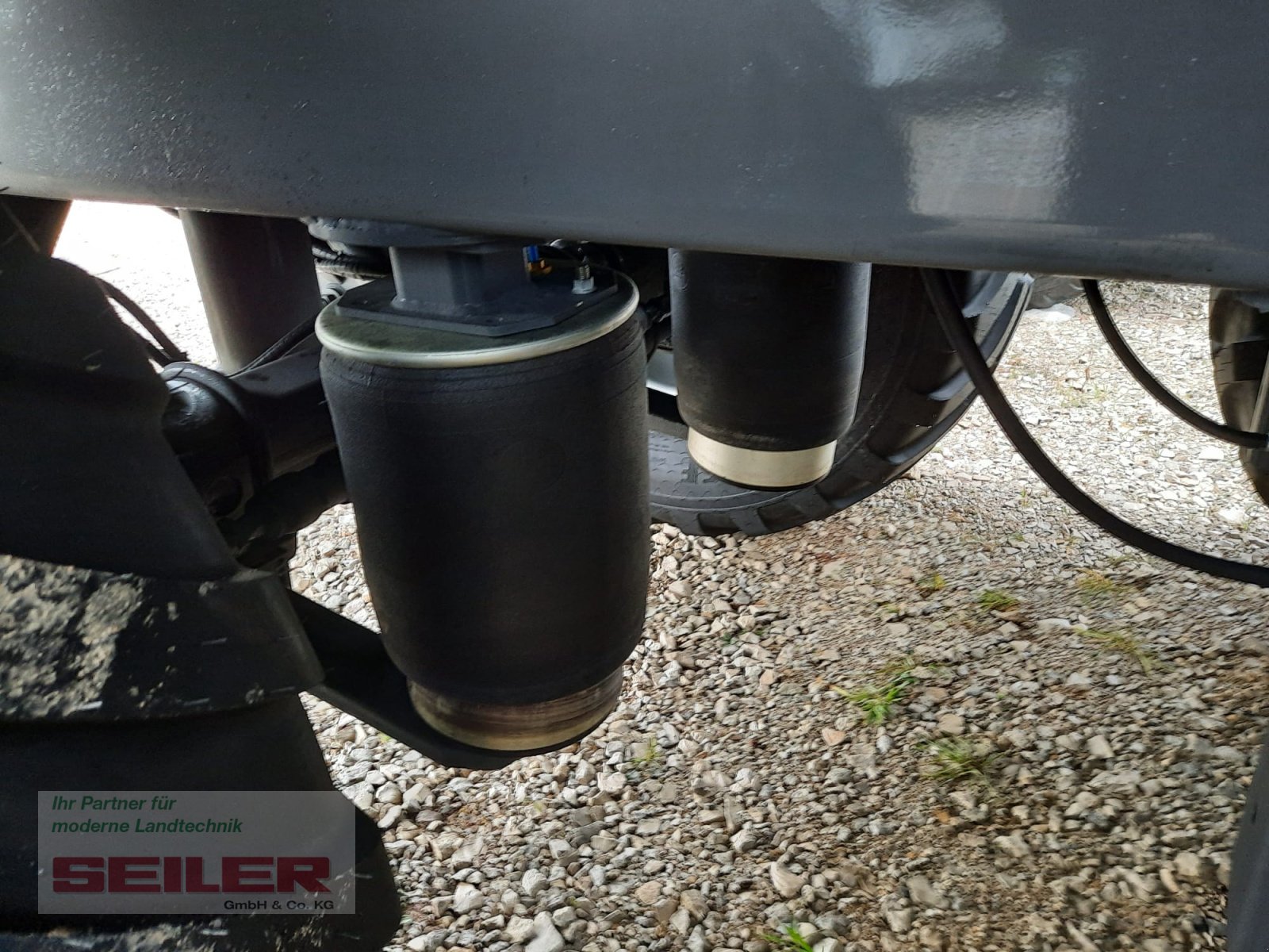 Muldenkipper des Typs Fliegl TMK 386 FOX PROFI 45m³ + Top Lift Light, Neumaschine in Burghaslach (Bild 8)