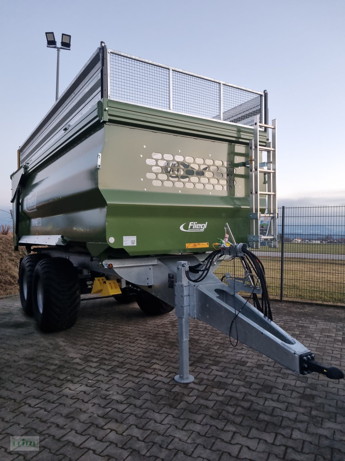 Muldenkipper типа Fliegl TMK160, Neumaschine в Bruckmühl (Фотография 2)