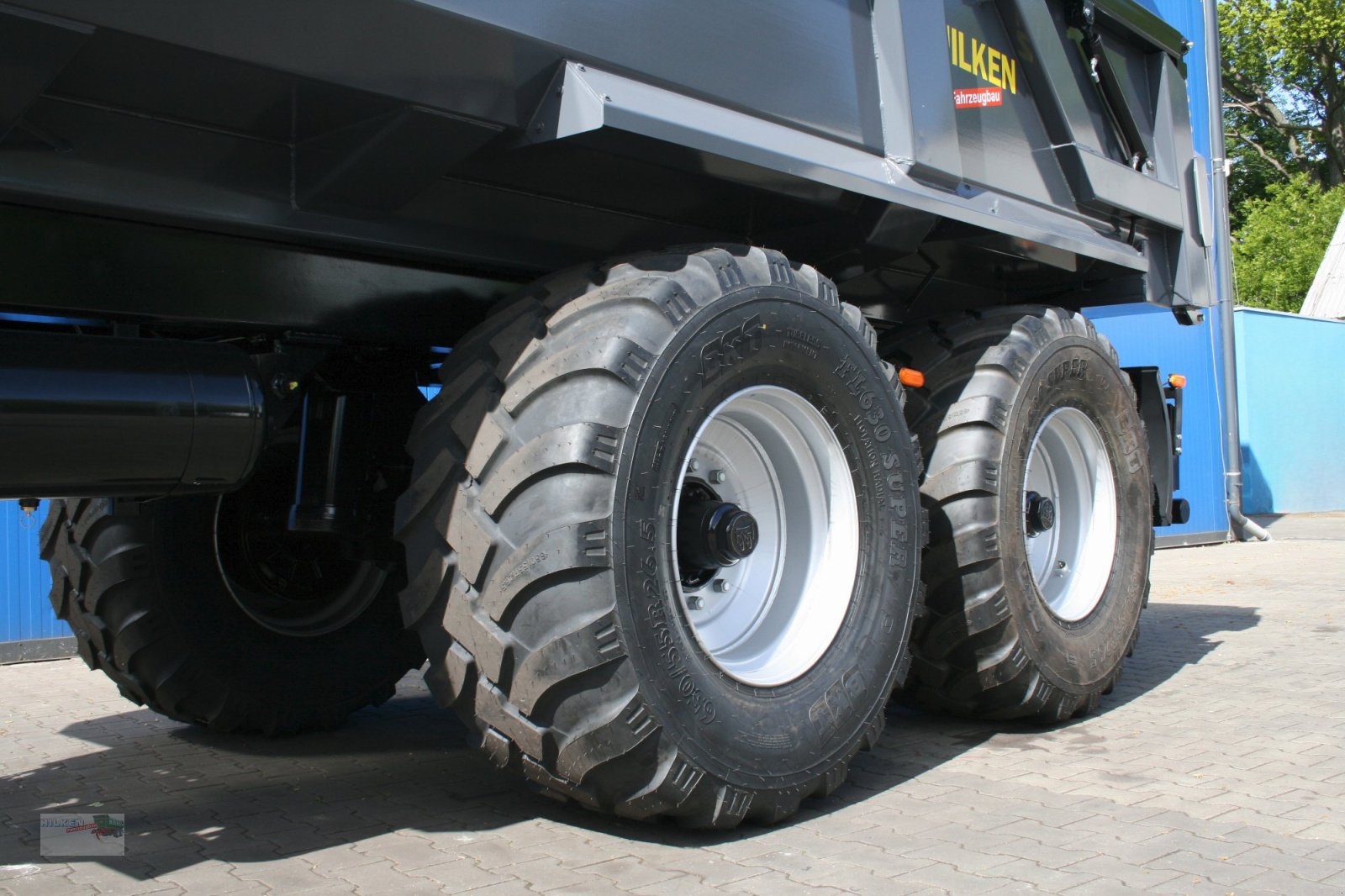 Muldenkipper van het type Hilken Baumulde, Bauanhänger, BM5000 Hardox500 TUF, 650/55R26,5, Neumaschine in Vorwerk (Foto 2)