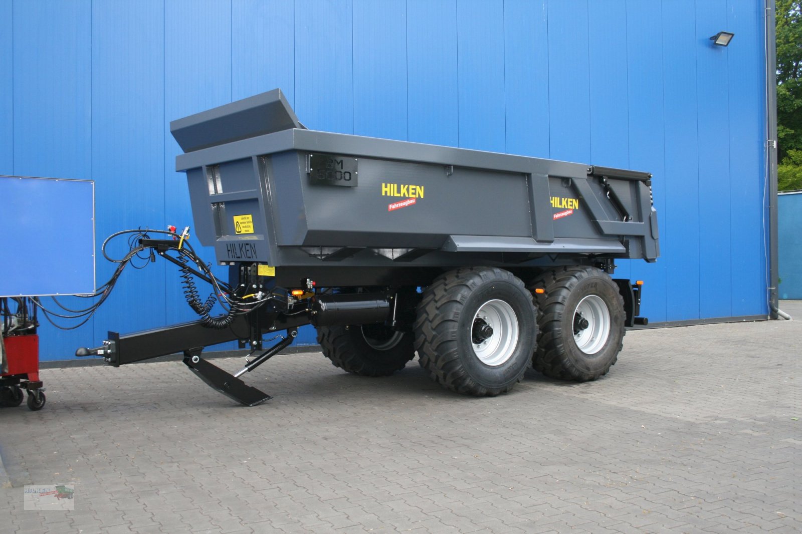 Muldenkipper van het type Hilken Baumulde, Bauanhänger, BM5000 Hardox500 TUF, 650/55R26,5, Neumaschine in Vorwerk (Foto 5)