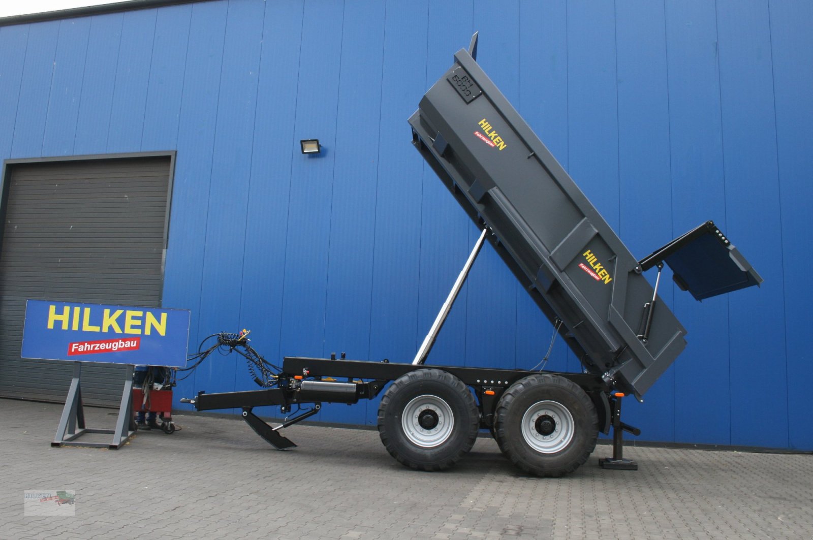 Muldenkipper van het type Hilken Baumulde, Bauanhänger, BM5000 Hardox500 TUF, 650/55R26,5, Neumaschine in Vorwerk (Foto 6)