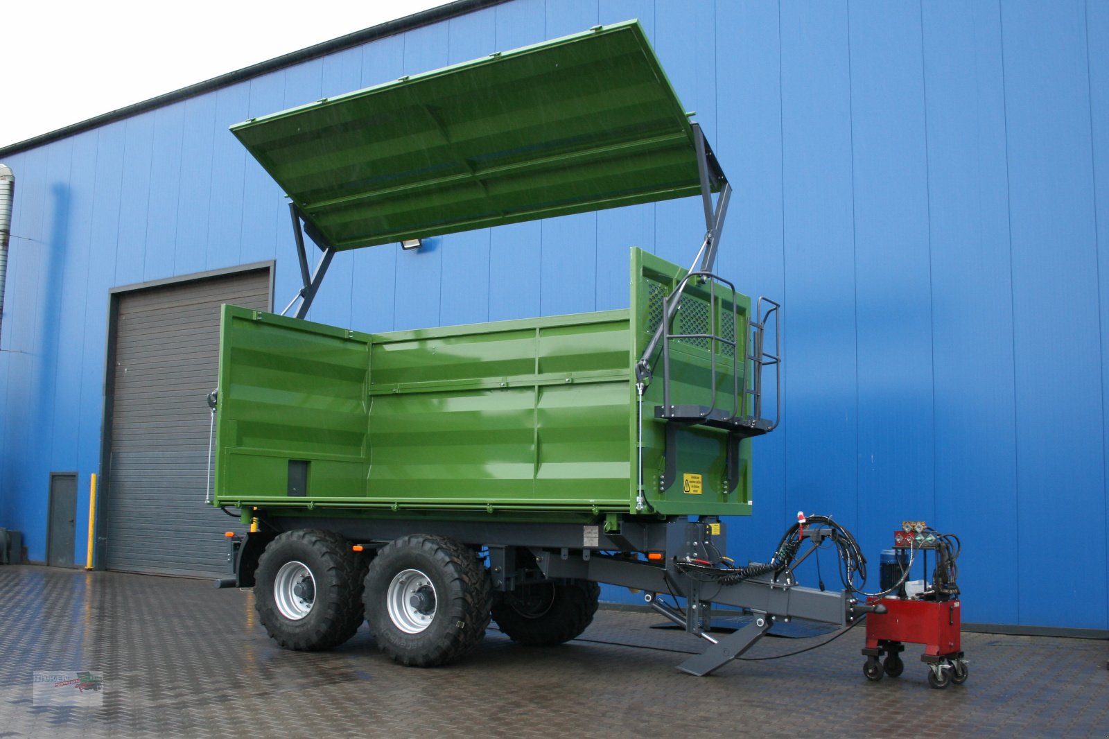 Muldenkipper typu Hilken Tandem-Muldenkipper, TMK5000, hydr. Seitenklappe, Ber. 560/60R22,5, Neumaschine v Vorwerk (Obrázek 1)