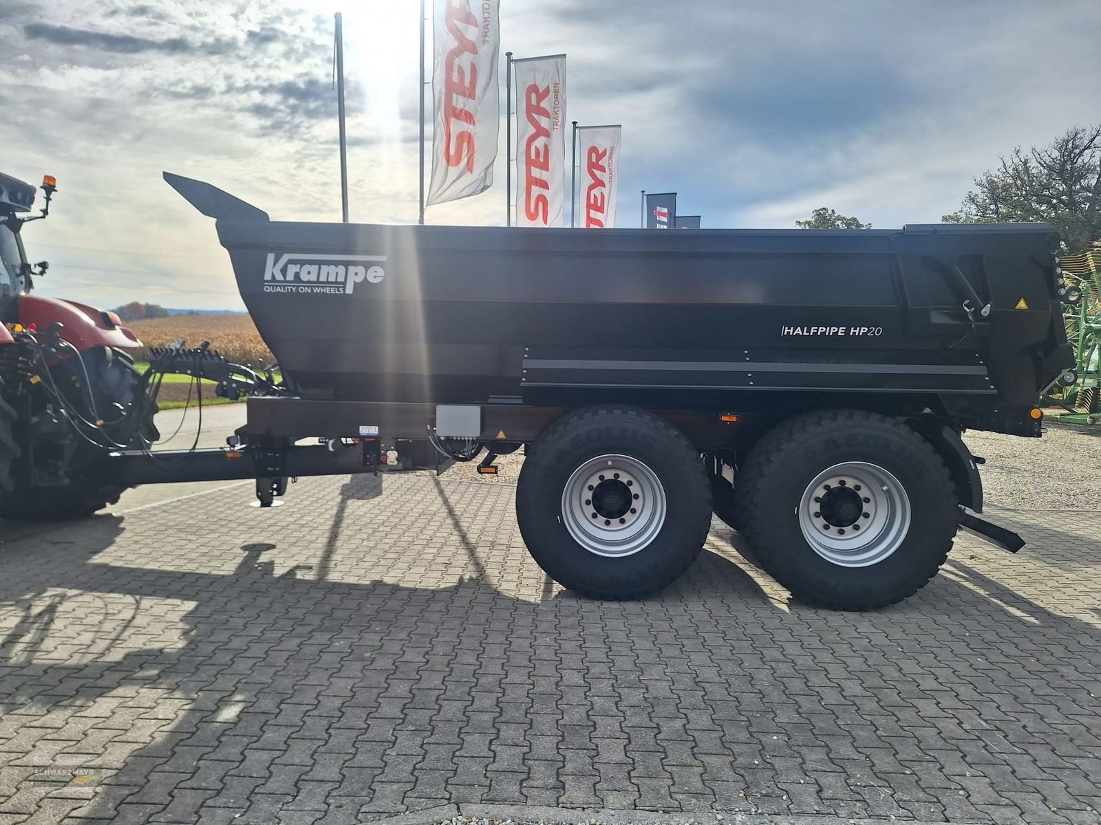 Muldenkipper of the type Krampe Halfpipe HP 20, Neumaschine in Aurolzmünster (Picture 16)