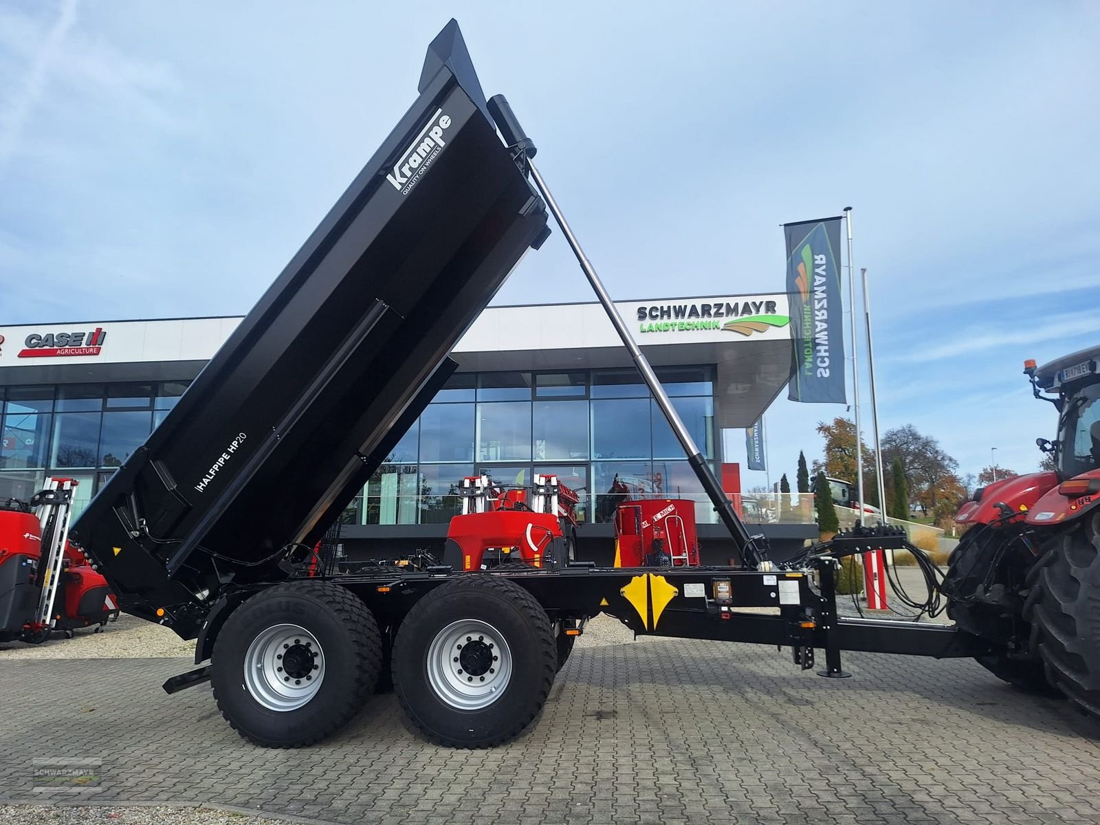 Muldenkipper of the type Krampe Halfpipe HP 20, Neumaschine in Aurolzmünster (Picture 1)