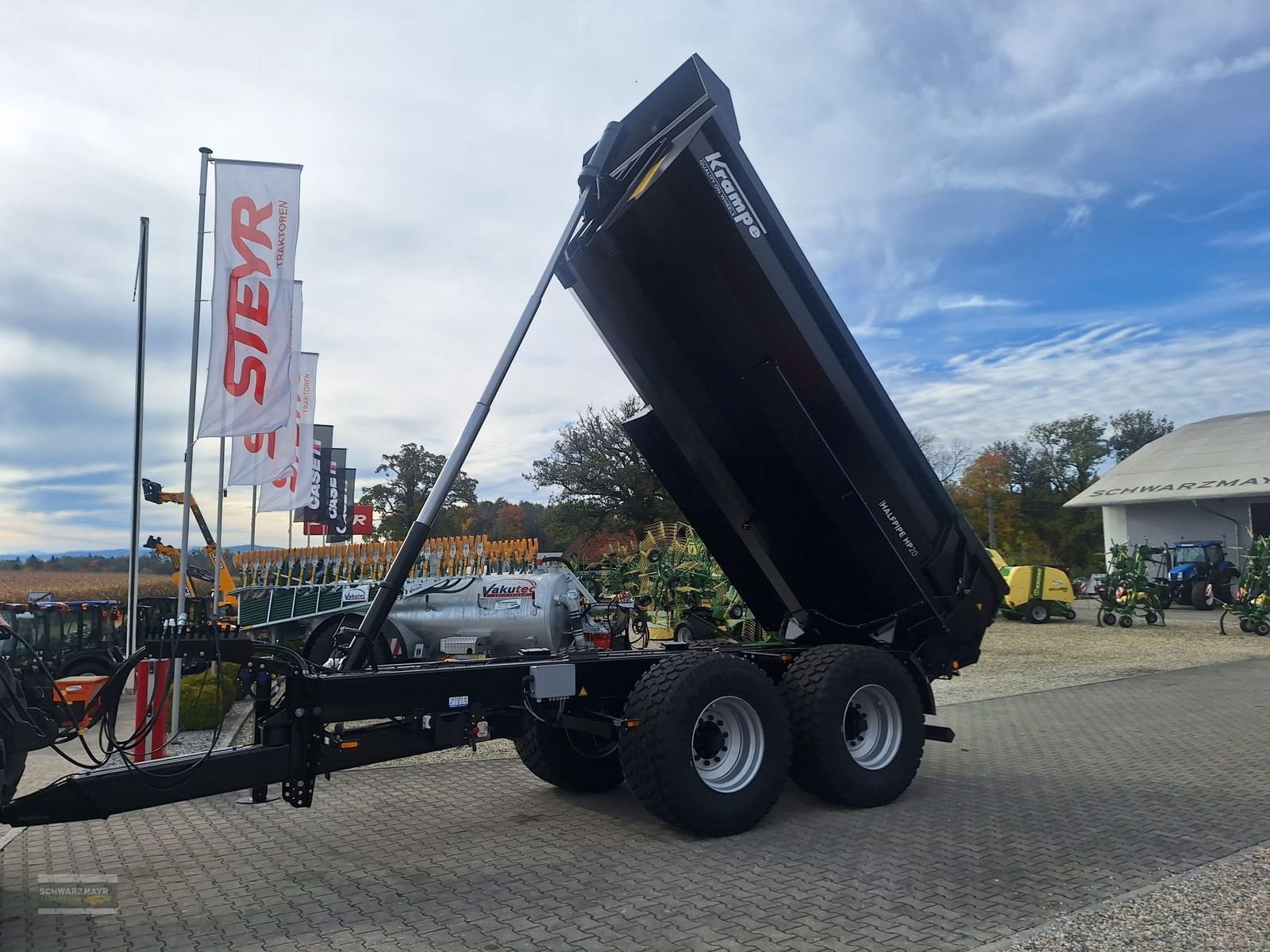 Muldenkipper of the type Krampe Halfpipe HP 20, Neumaschine in Aurolzmünster (Picture 4)