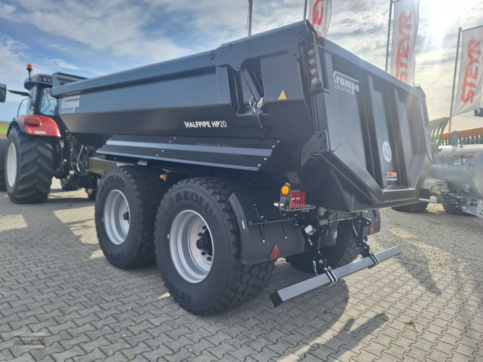 Muldenkipper of the type Krampe Halfpipe HP 20, Neumaschine in Aurolzmünster (Picture 15)