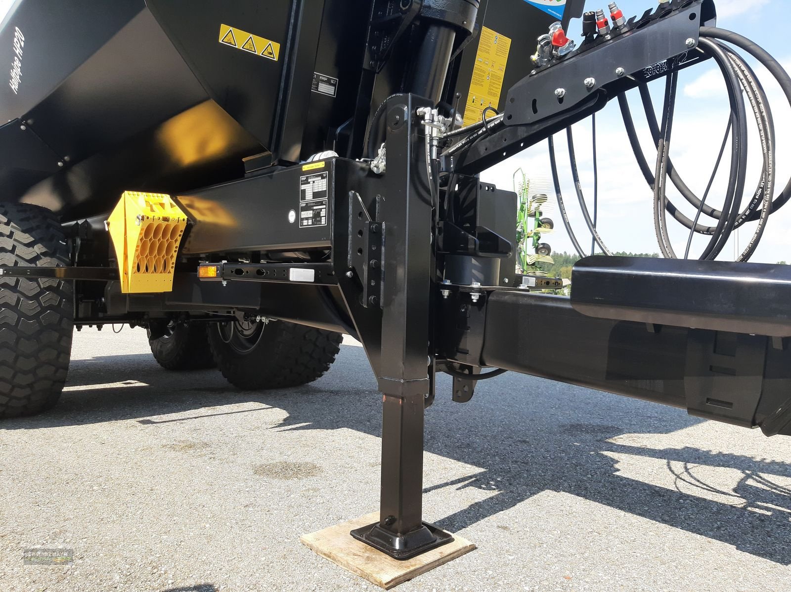 Muldenkipper des Typs Krampe Halfpipe HP 20, Neumaschine in Gampern (Bild 10)