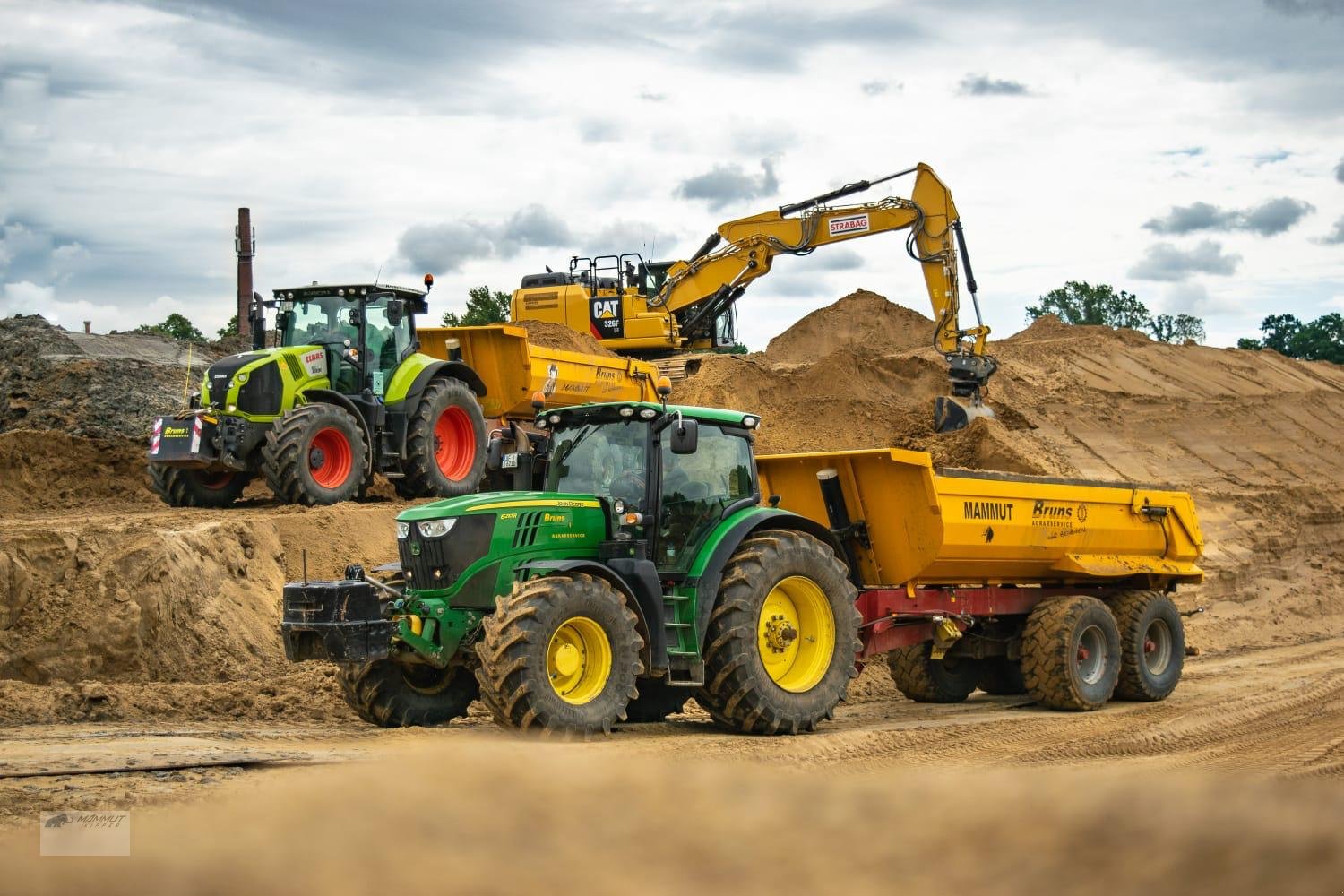 Muldenkipper des Typs Mammut 22/24, Neumaschine in Honigsee (Bild 1)