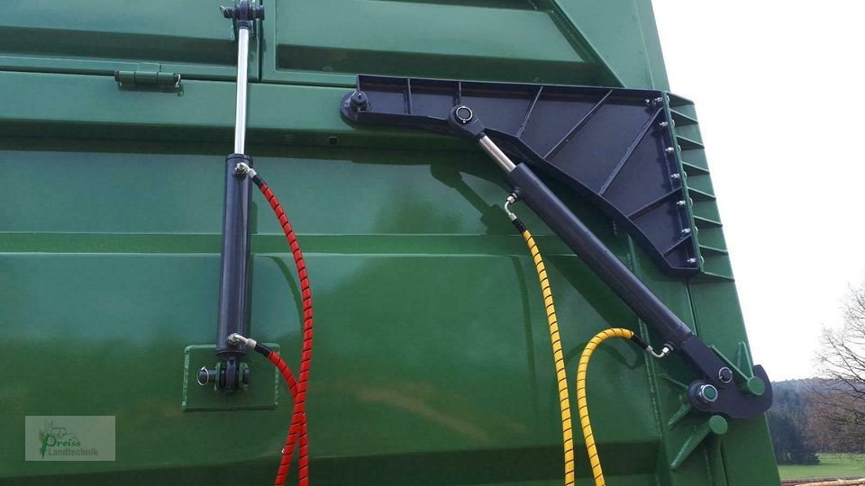 Muldenkipper of the type PreissTec TMK, Neumaschine in Bad Kötzting (Picture 12)