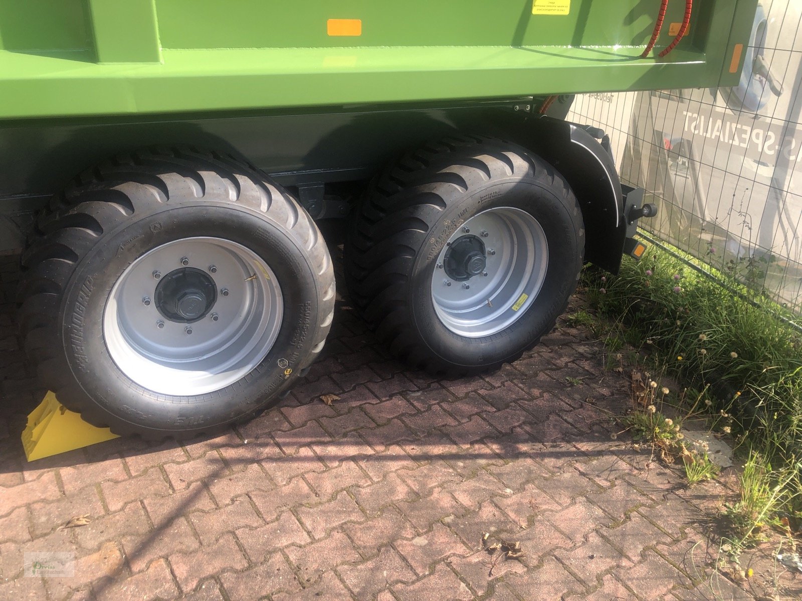 Muldenkipper des Typs PreissTec TMK13, Neumaschine in Bad Kötzting (Bild 2)