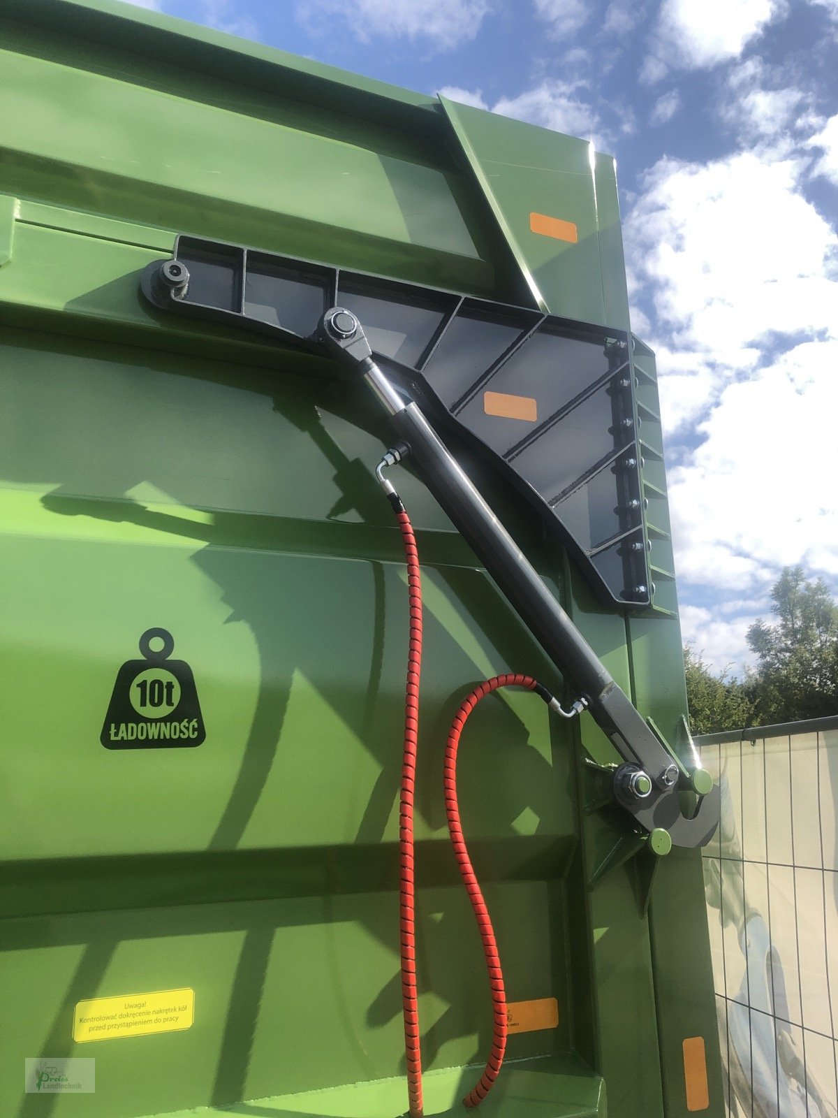 Muldenkipper des Typs PreissTec TMK13, Neumaschine in Bad Kötzting (Bild 4)