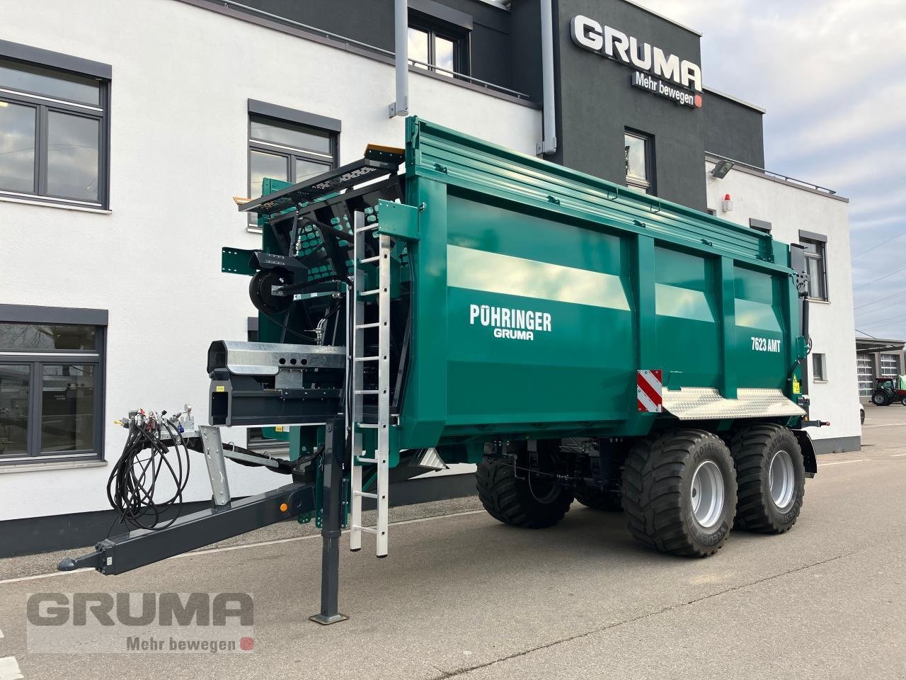 Muldenkipper of the type Pühringer Abschiebemulde 7623 AMT, Neumaschine in Friedberg-Derching (Picture 1)