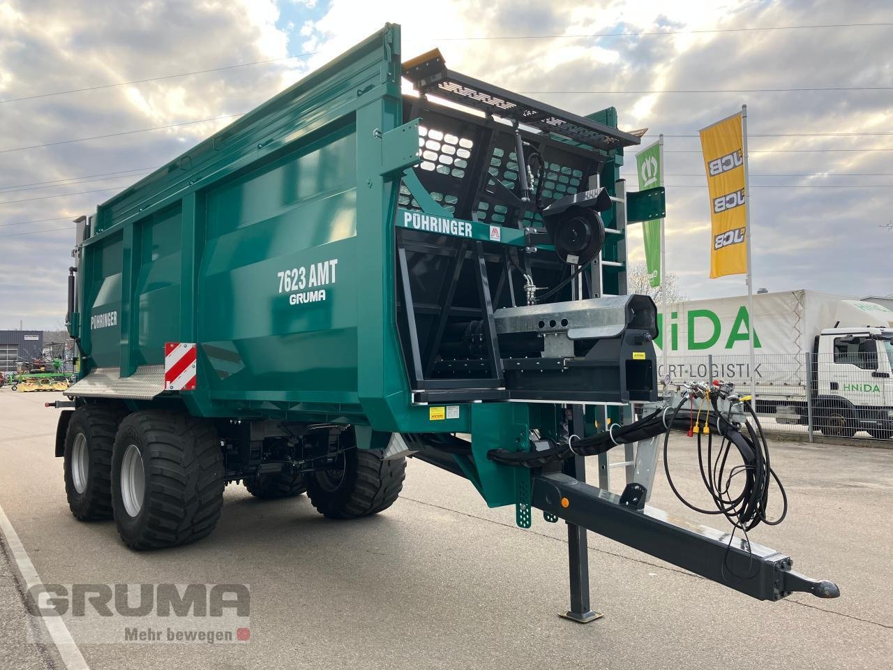 Muldenkipper of the type Pühringer Abschiebemulde 7623 AMT, Neumaschine in Friedberg-Derching (Picture 3)