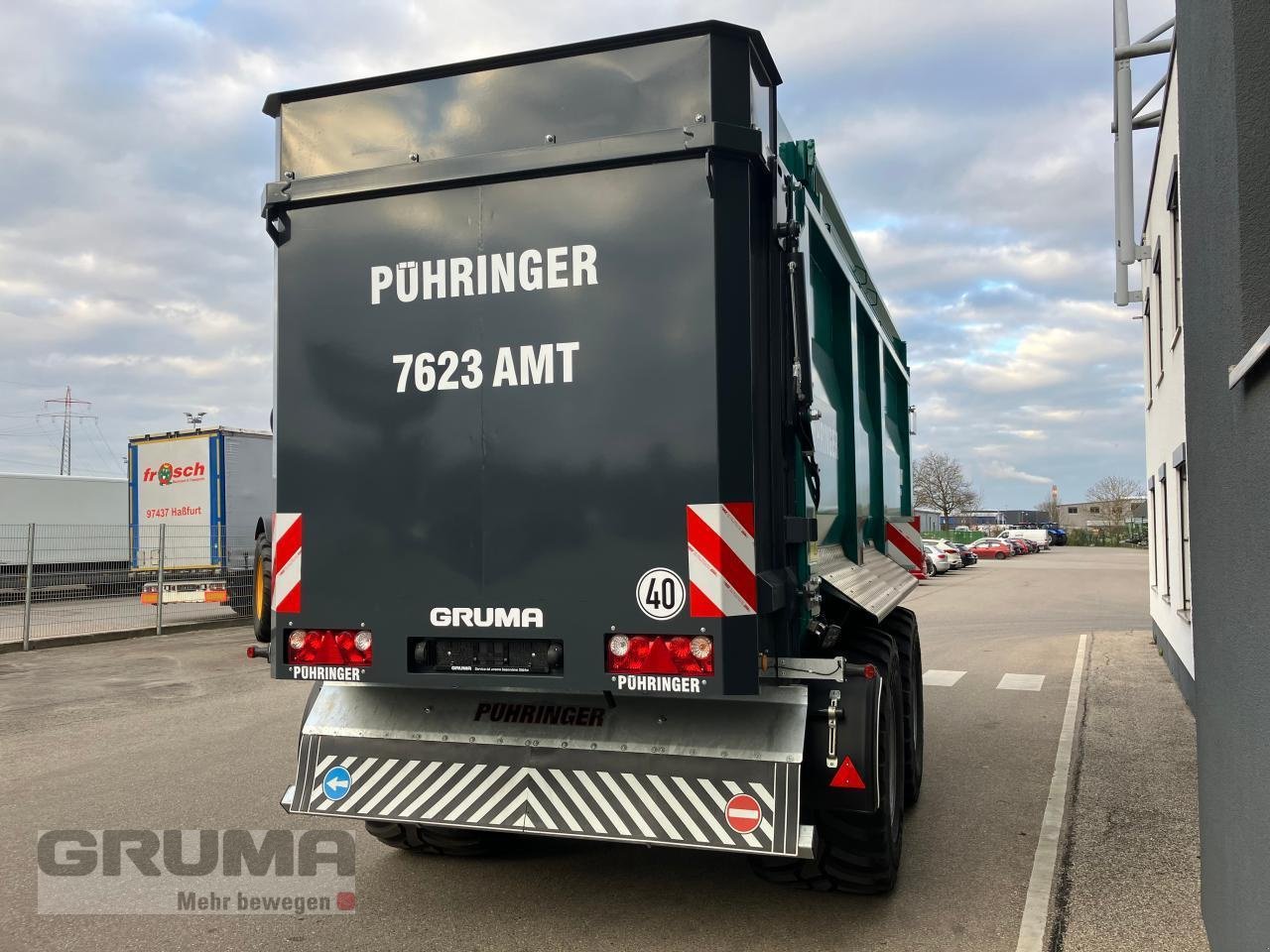 Muldenkipper of the type Pühringer Abschiebemulde 7623 AMT, Neumaschine in Friedberg-Derching (Picture 4)