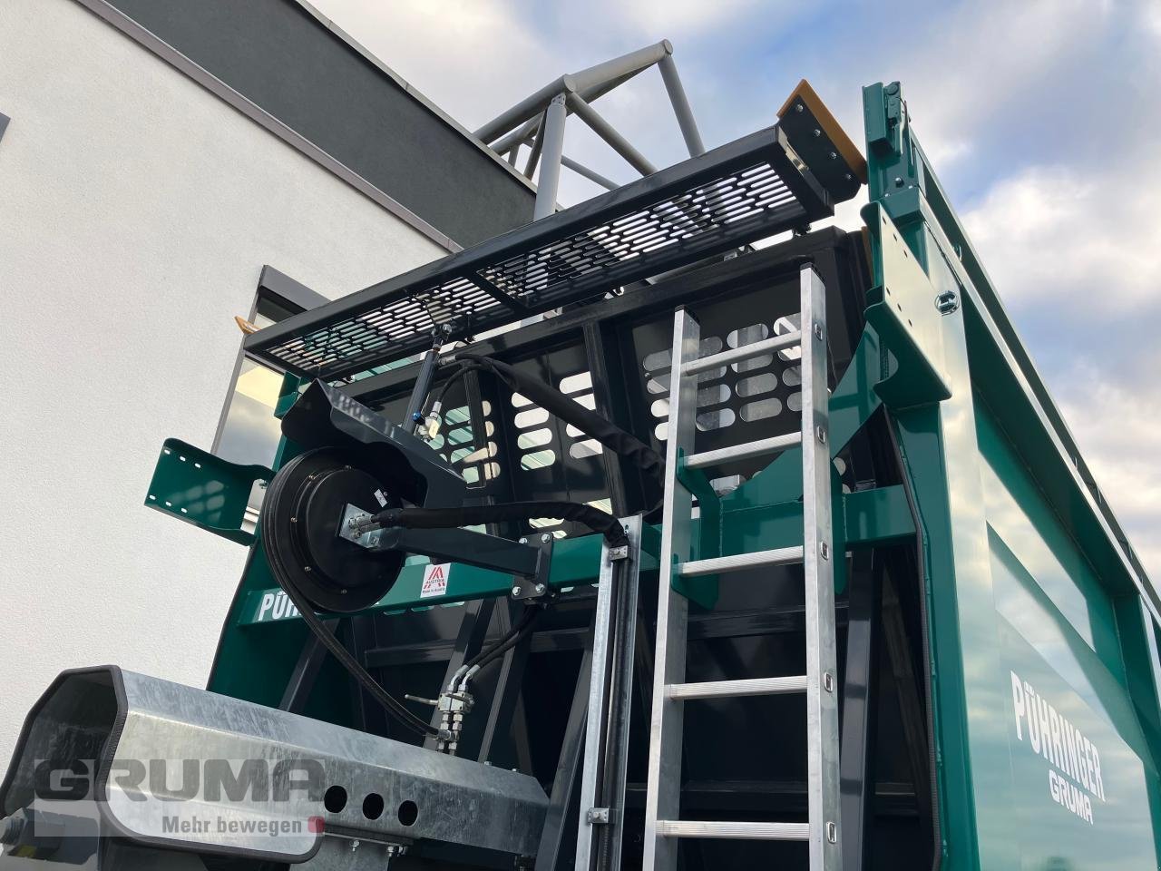 Muldenkipper of the type Pühringer Abschiebemulde 7623 AMT, Neumaschine in Friedberg-Derching (Picture 8)