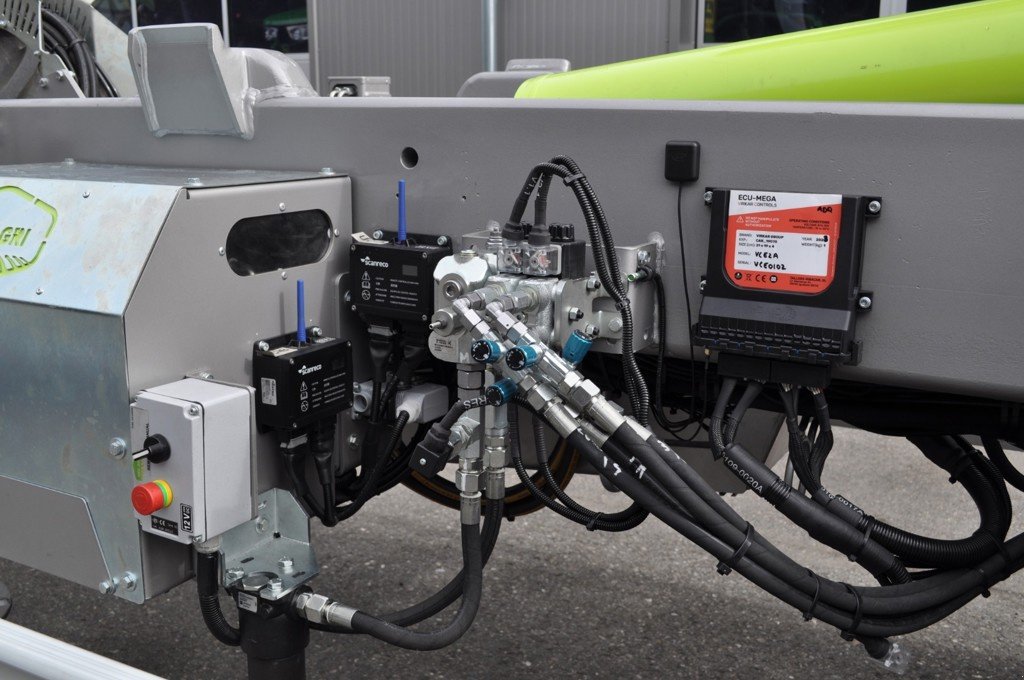 Muldenkipper Türe ait Roagna R26L, Neumaschine içinde Grolley (resim 2)