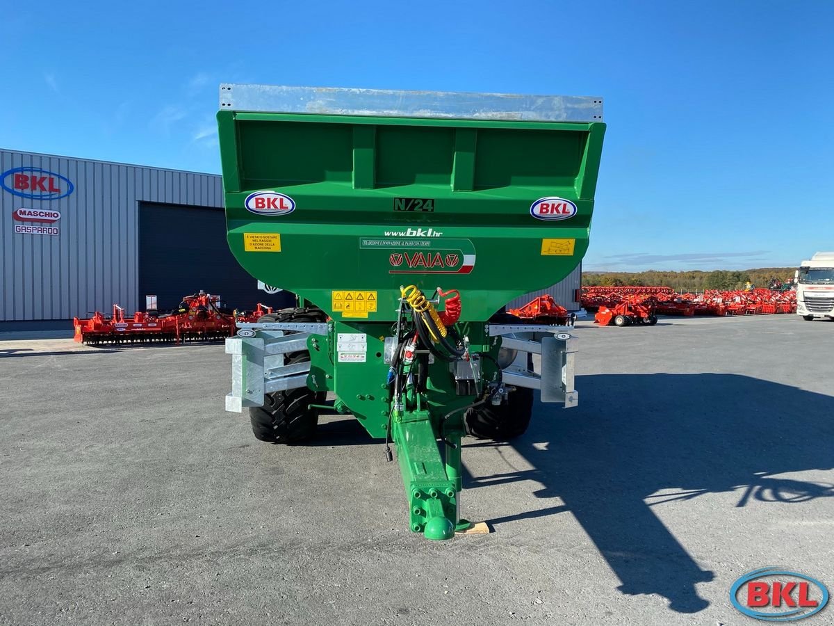 Muldenkipper des Typs VAIA N 24 Bau-Muldenkipper, Neumaschine in Rovisce (Bild 8)