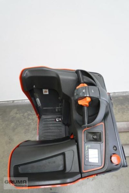 Niederhubwagen des Typs Linde T 20 SF 1154, Gebrauchtmaschine in Friedberg-Derching (Bild 3)