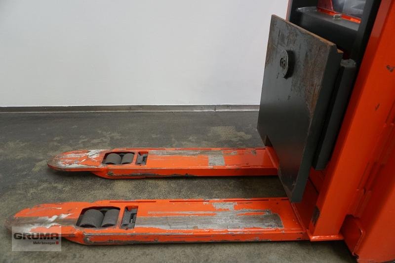 Niederhubwagen des Typs Linde T 30 131, Gebrauchtmaschine in Friedberg-Derching (Bild 5)