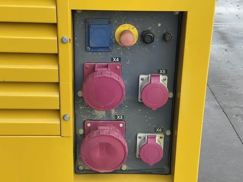 Notstromaggregat van het type Atlas Copco QAS 150, Gebrauchtmaschine in Waregem (Foto 4)