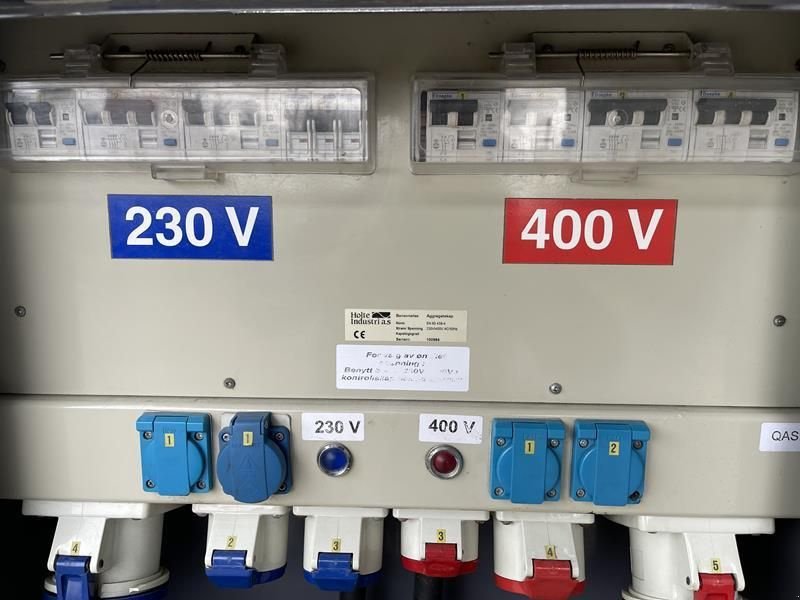 Notstromaggregat типа Atlas Copco QAS 30, Gebrauchtmaschine в Waregem (Фотография 8)