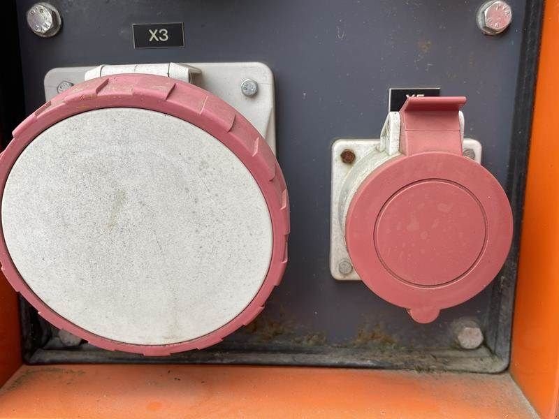 Notstromaggregat типа Atlas Copco QAS 325 VD, Gebrauchtmaschine в Waregem (Фотография 9)