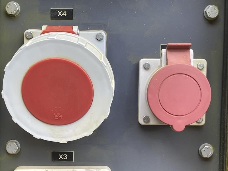 Notstromaggregat of the type Atlas Copco QAS 325 VD, Gebrauchtmaschine in Waregem (Picture 9)