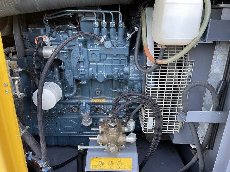 Notstromaggregat от тип Atlas Copco QAS 40, Gebrauchtmaschine в Waregem (Снимка 3)