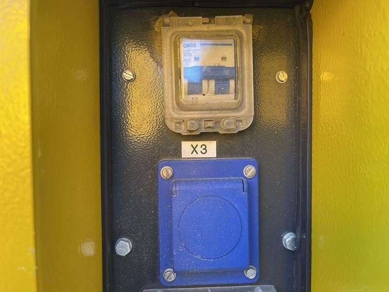 Notstromaggregat of the type Atlas Copco QES 40, Gebrauchtmaschine in Waregem (Picture 9)